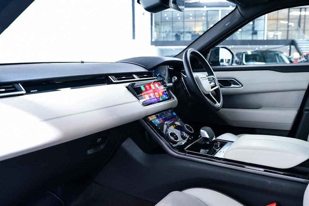 Land Rover Range Rover Velar - Image 14