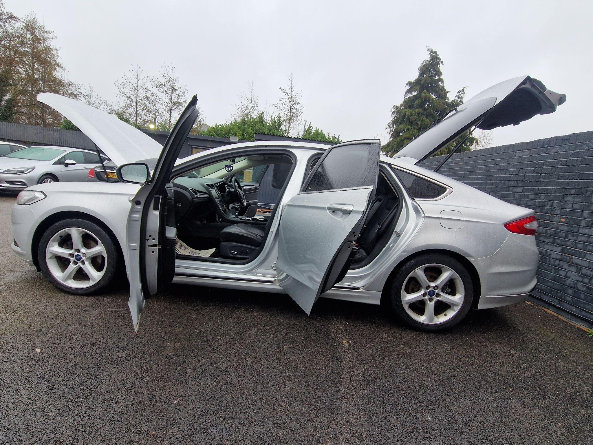 Ford Mondeo - Image 14