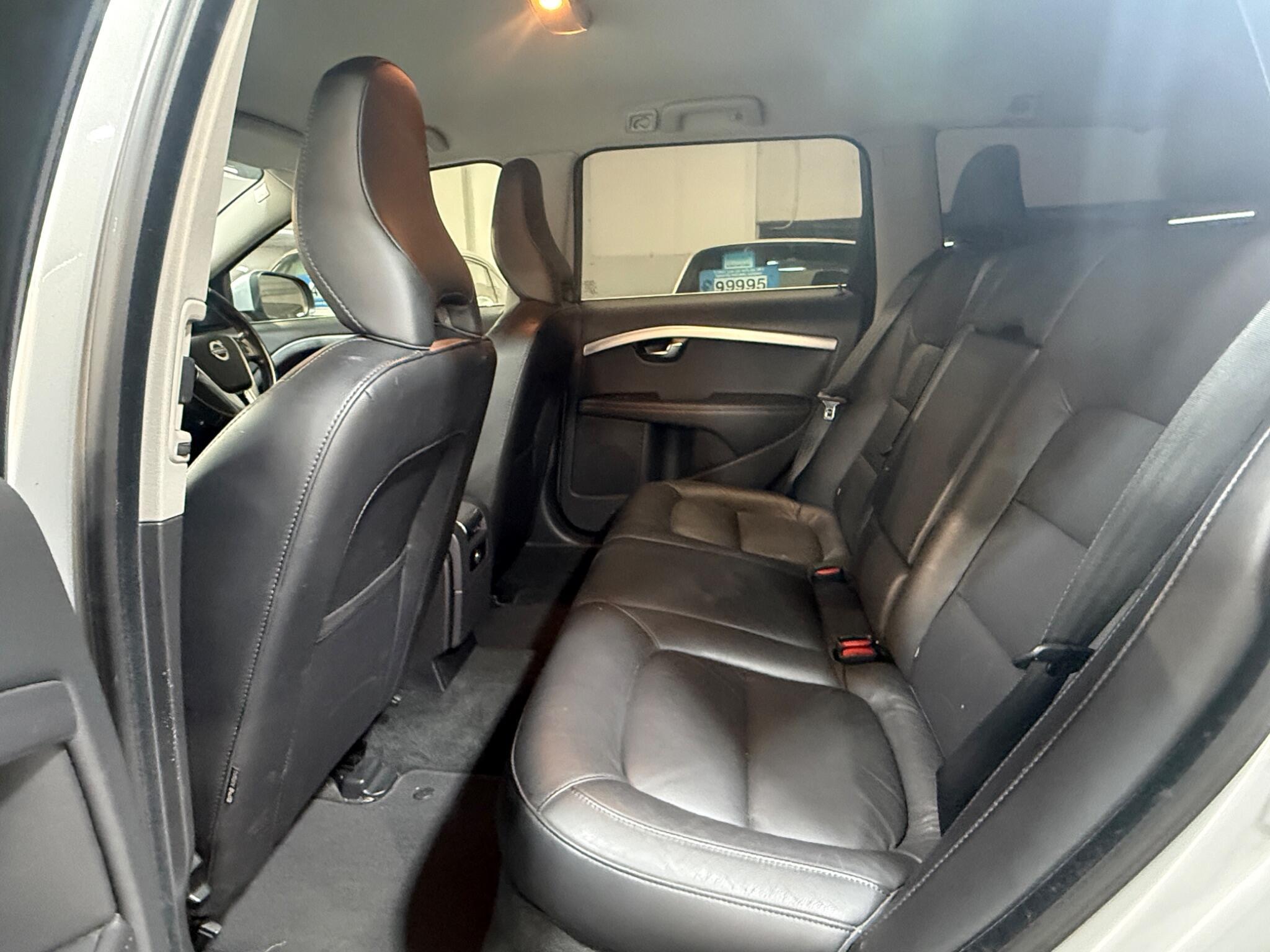 Volvo V70 - Image 12