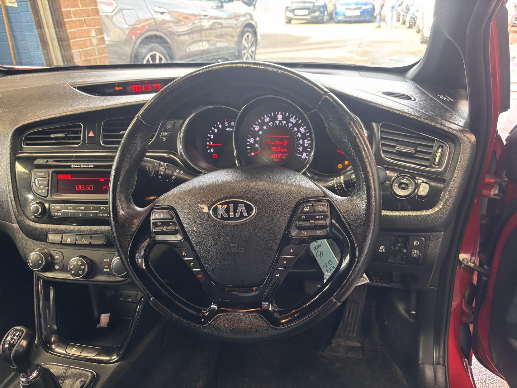 Kia ProCeed - Image 16