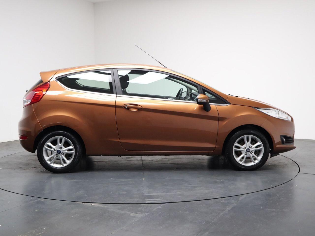 Ford Fiesta - Image 12