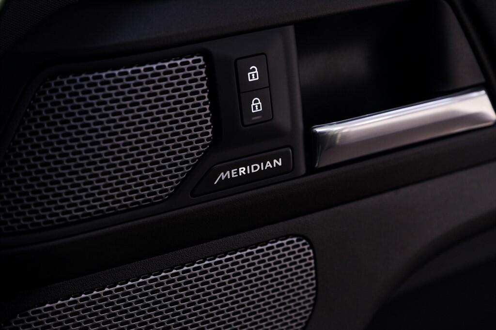 Land Rover Defender 90 - Image 35