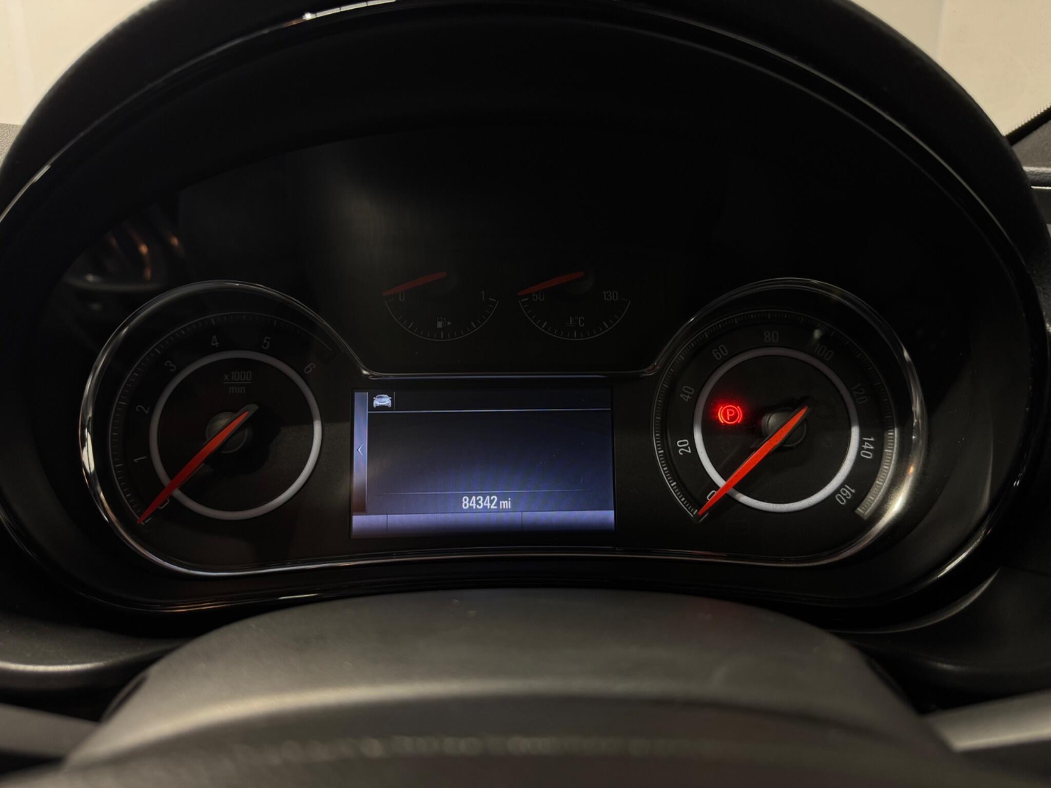 Vauxhall Insignia - Image 13