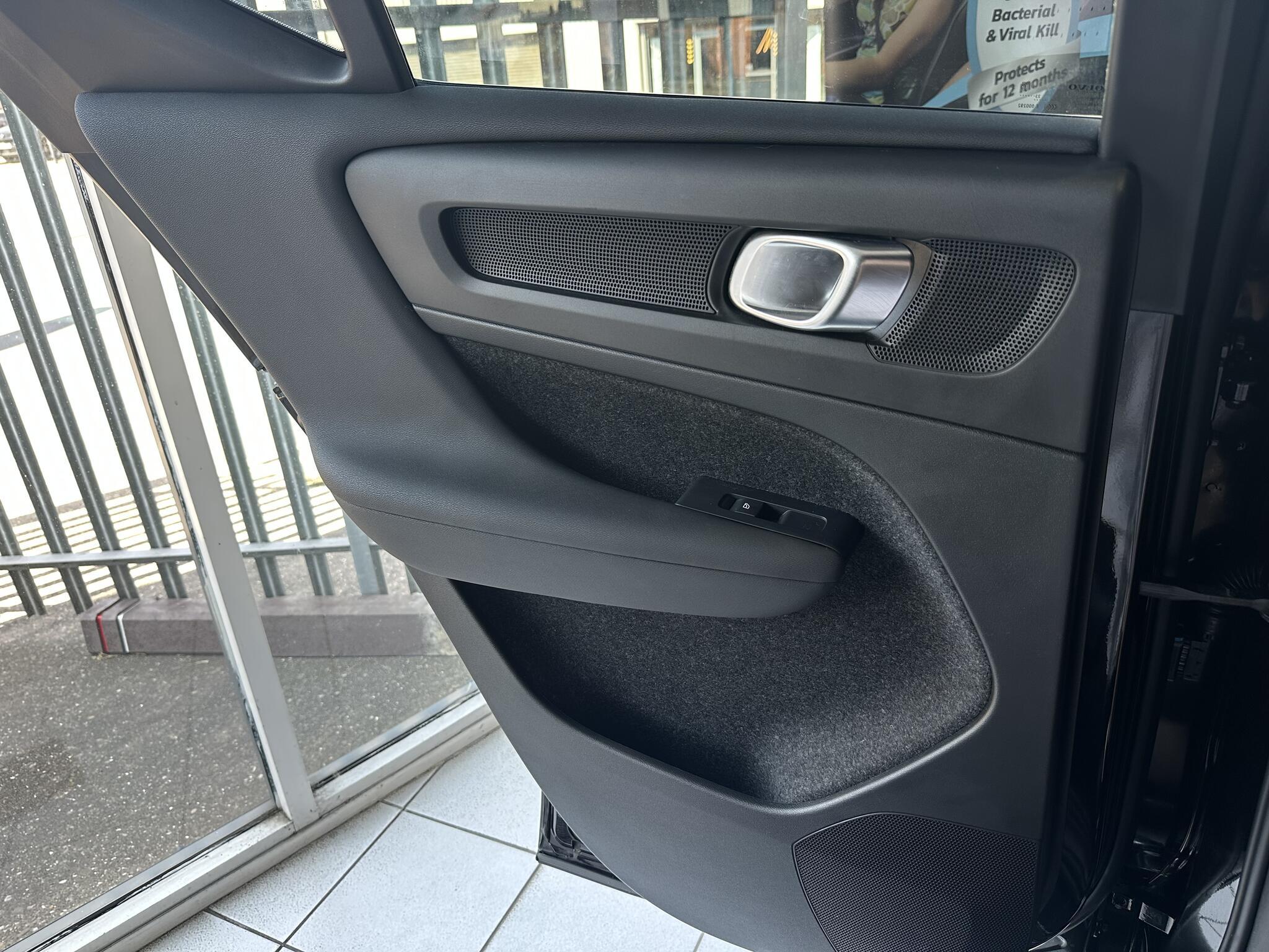 Volvo XC40 - Image 20