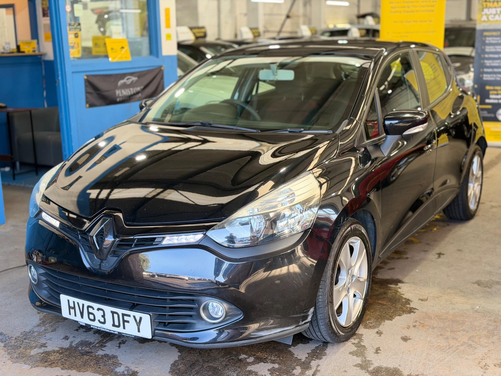 Renault Clio - Image 36