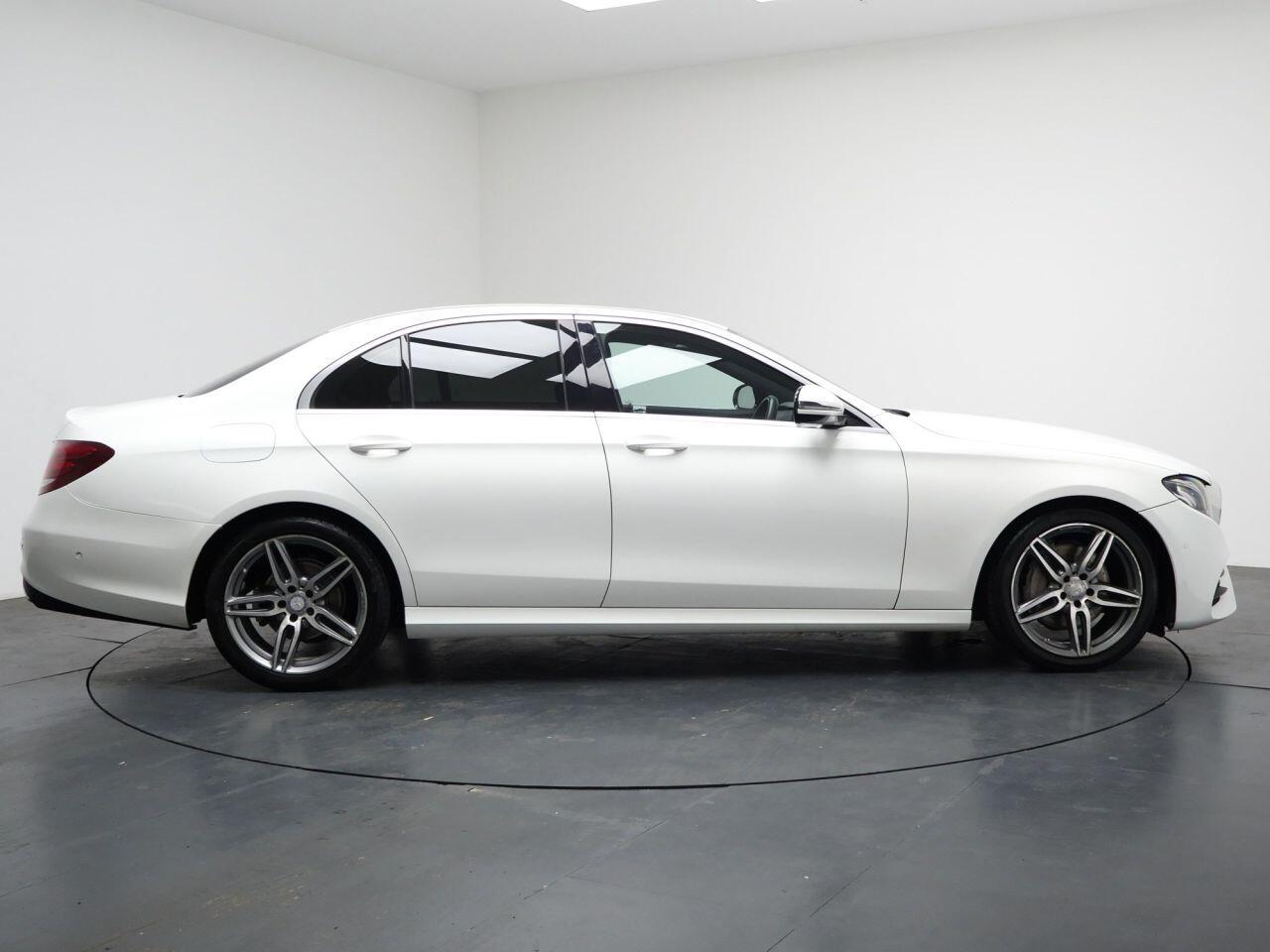 Mercedes-benz E Class - Image 13
