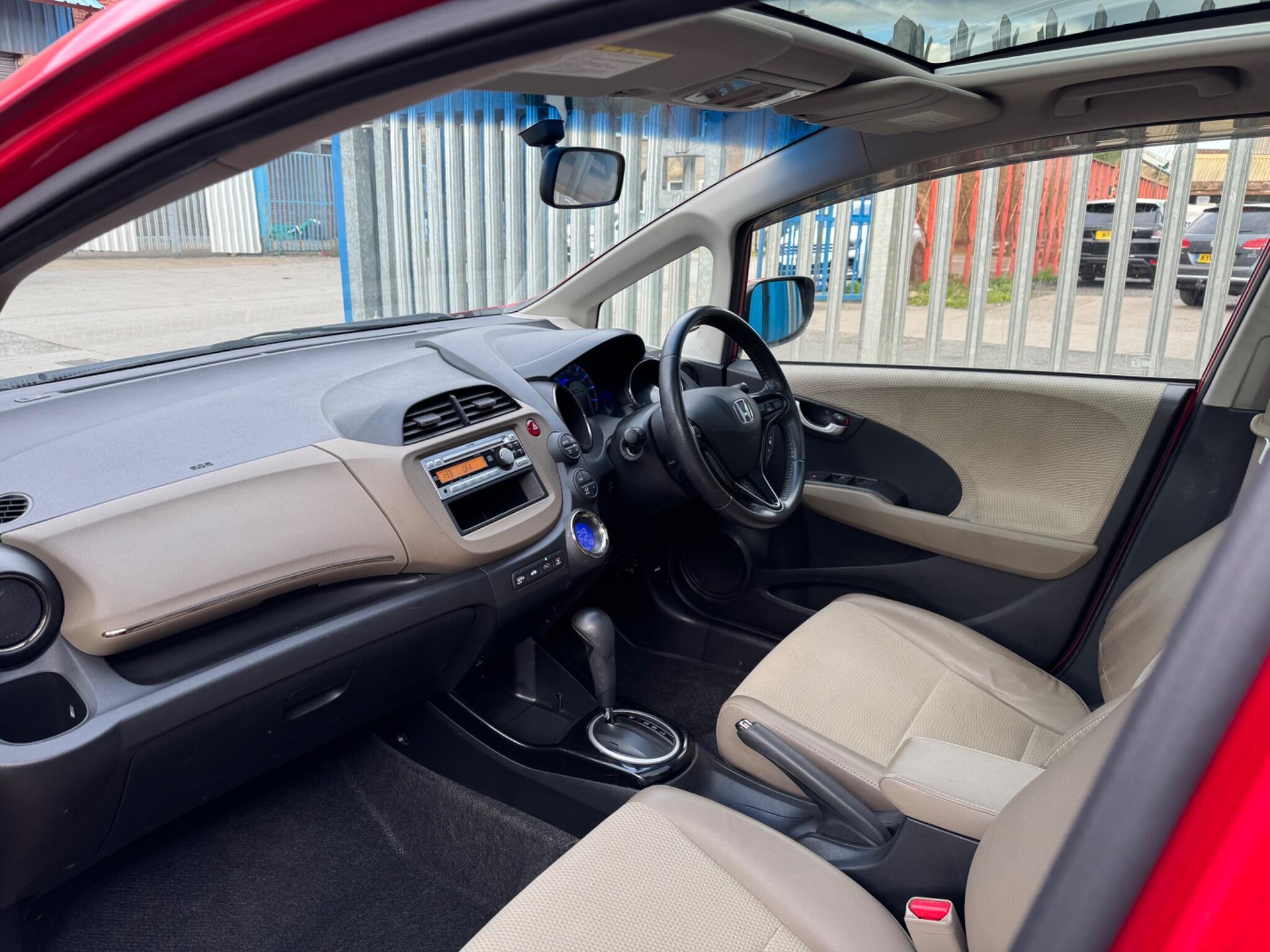 Honda FIT - Image 36