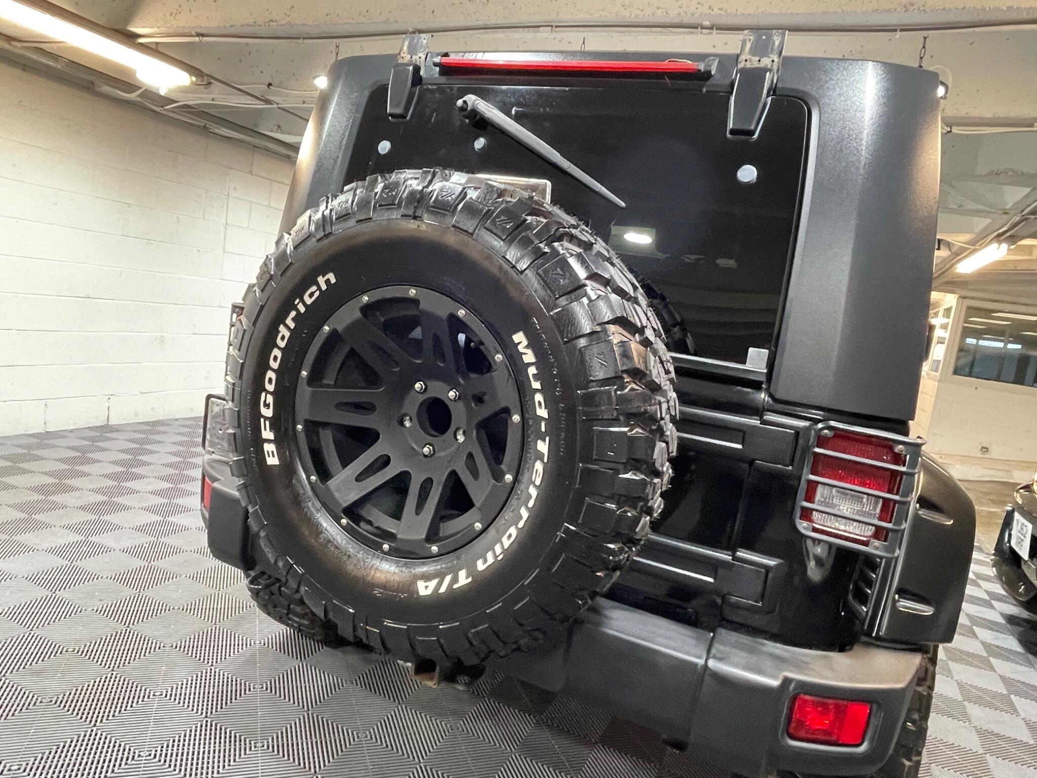 Jeep Wrangler - Image 13