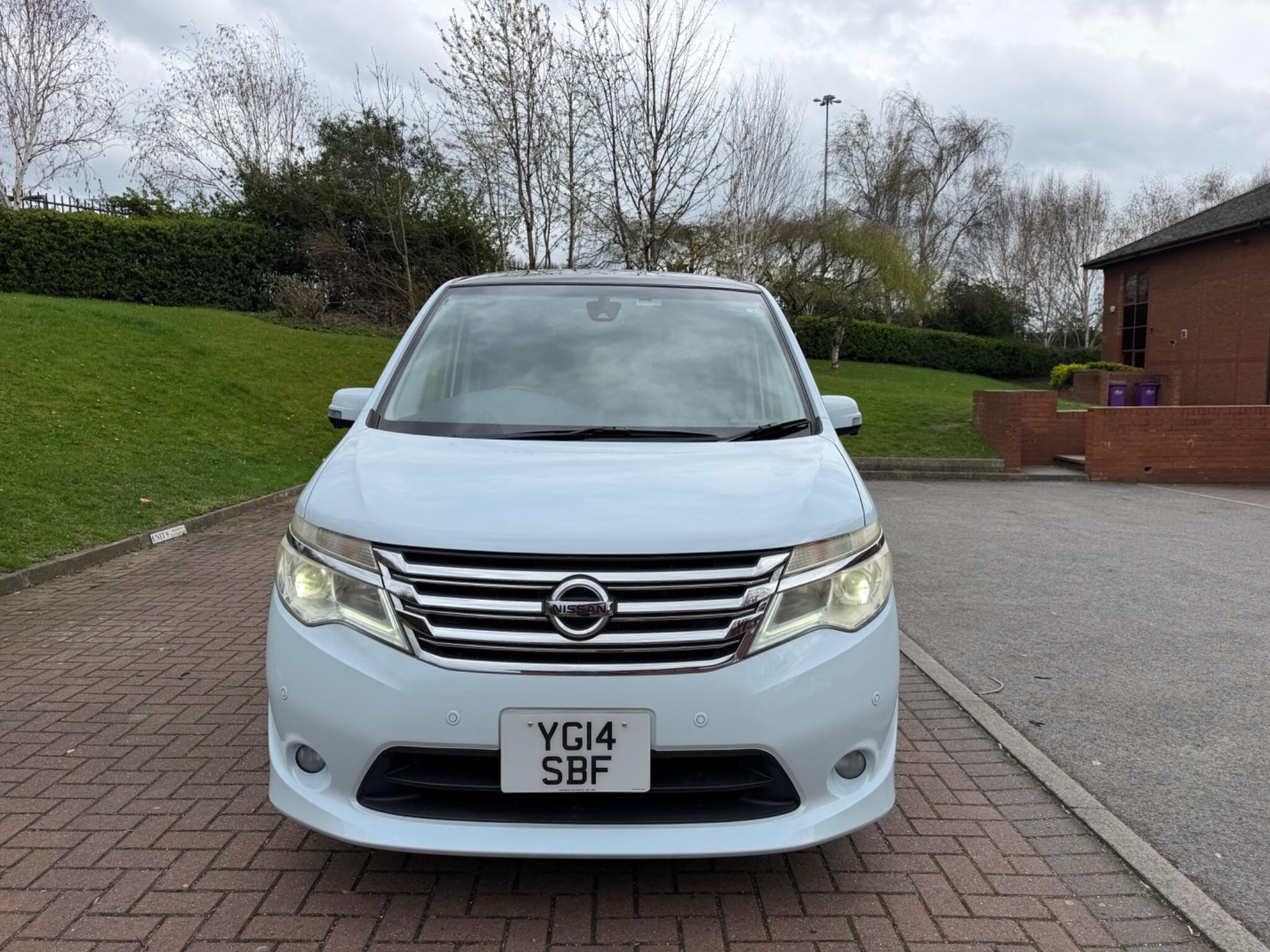 Nissan Serena - Image 6