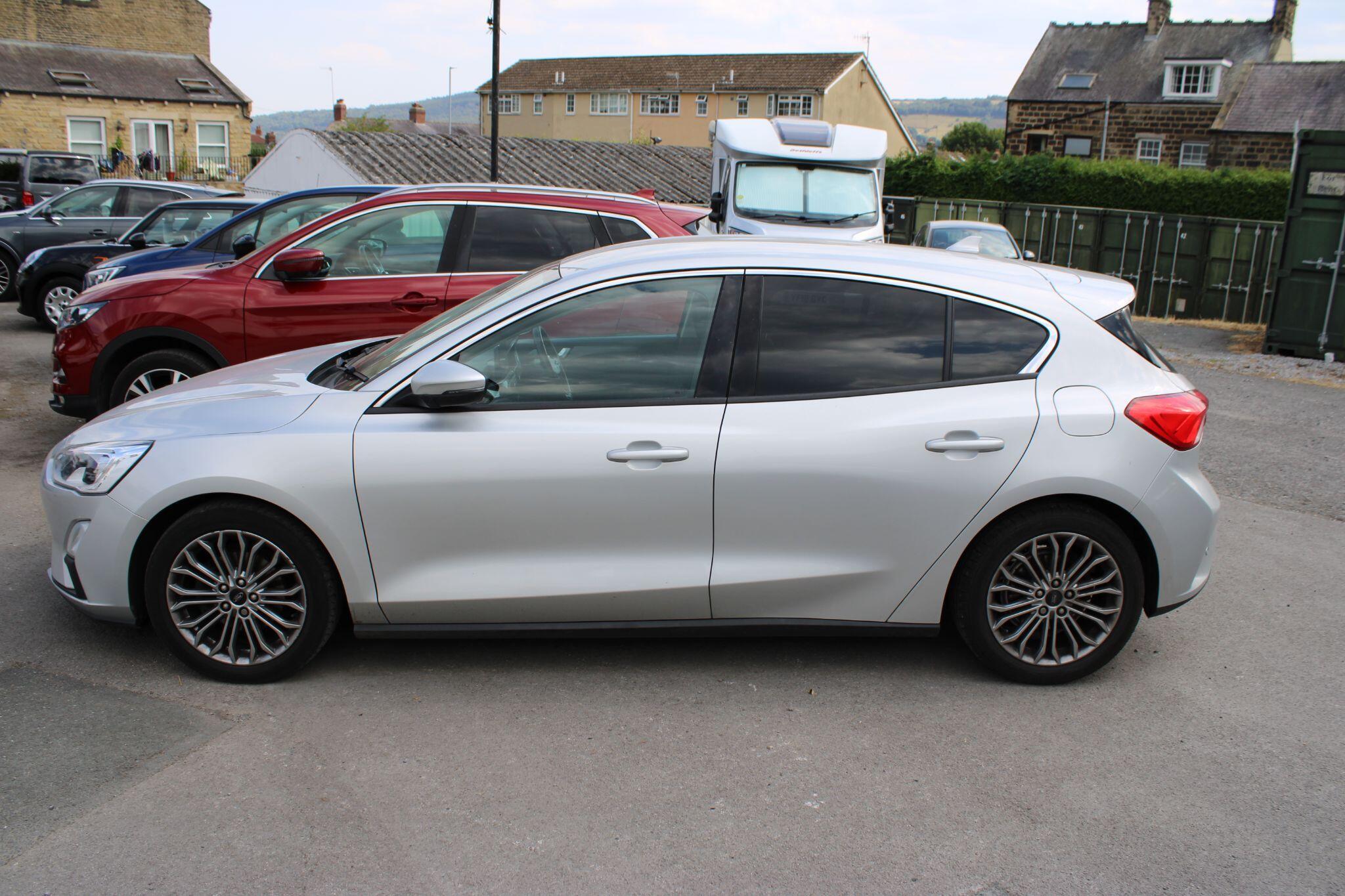 Ford Focus - Image 6
