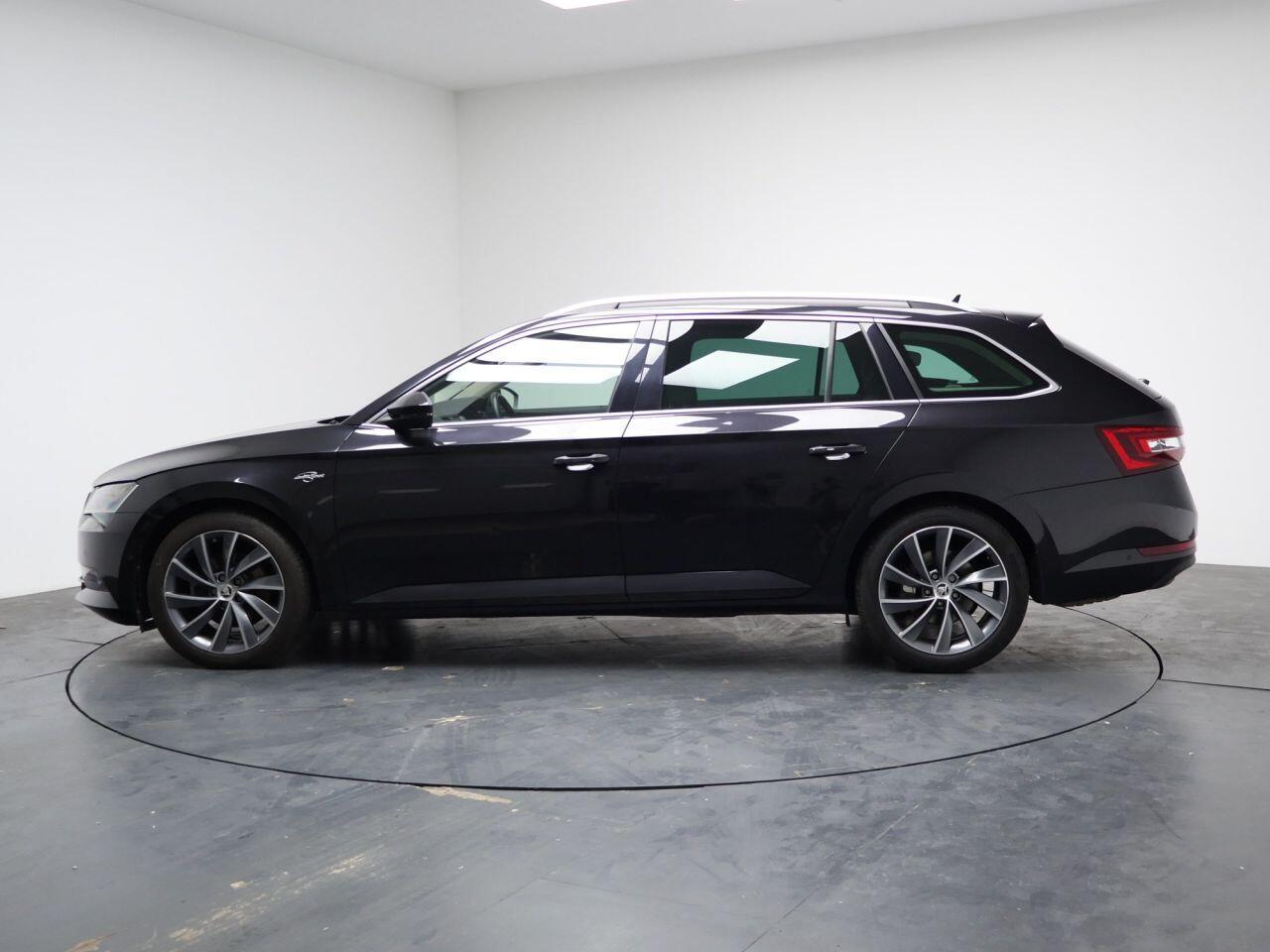 Skoda Superb - Image 8