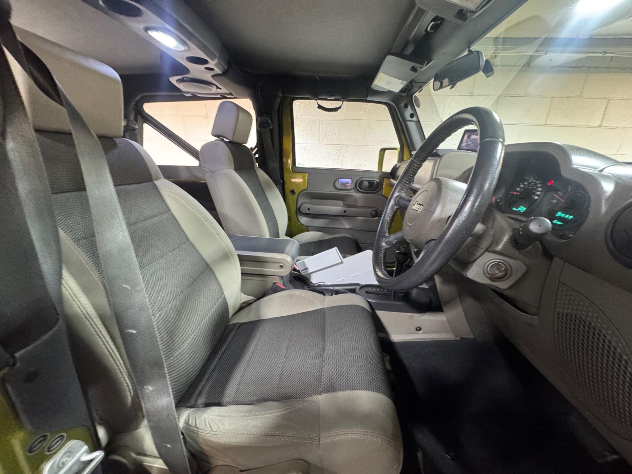Jeep Wrangler - Image 8