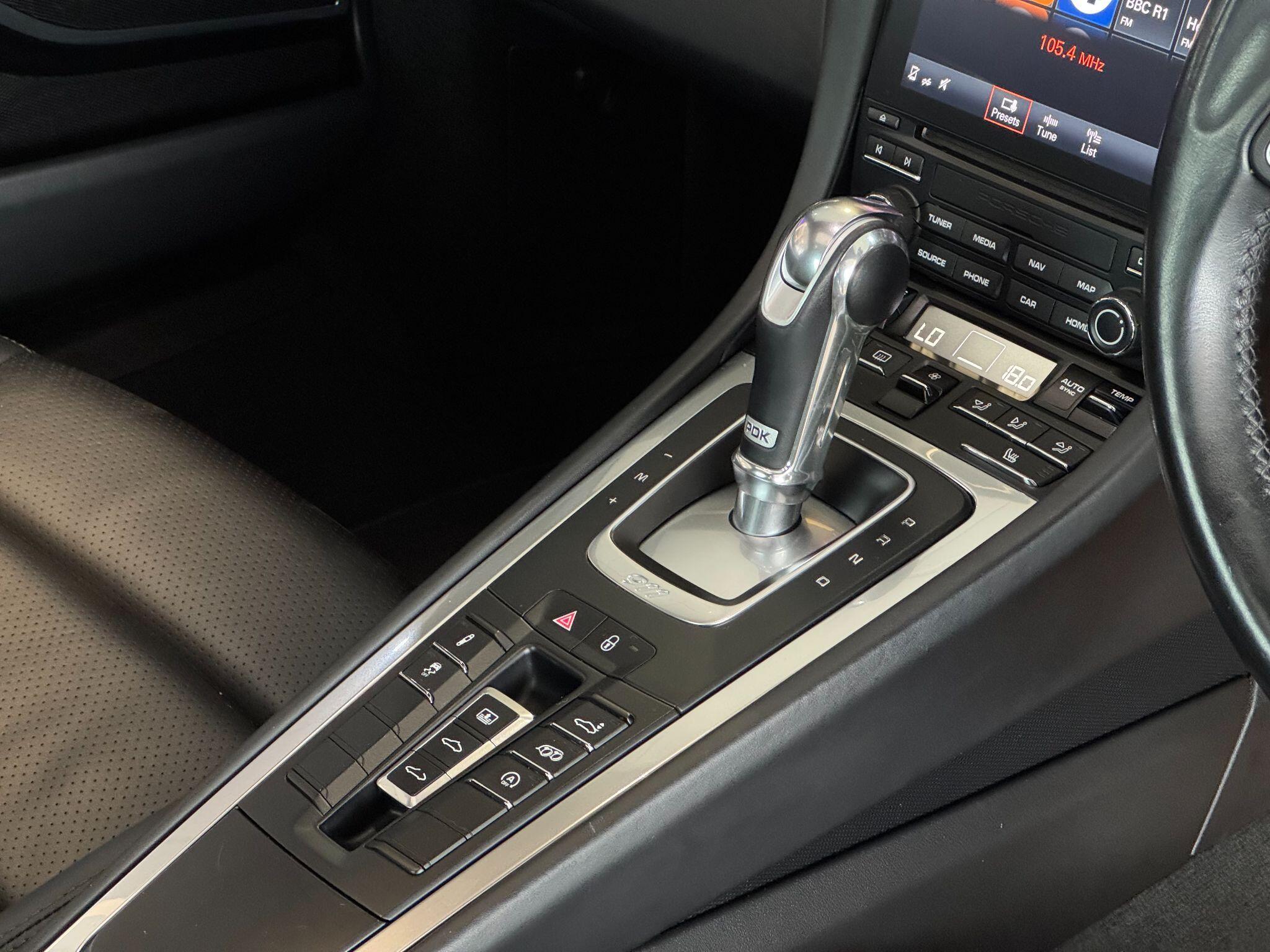 Porsche 911 - Image 27