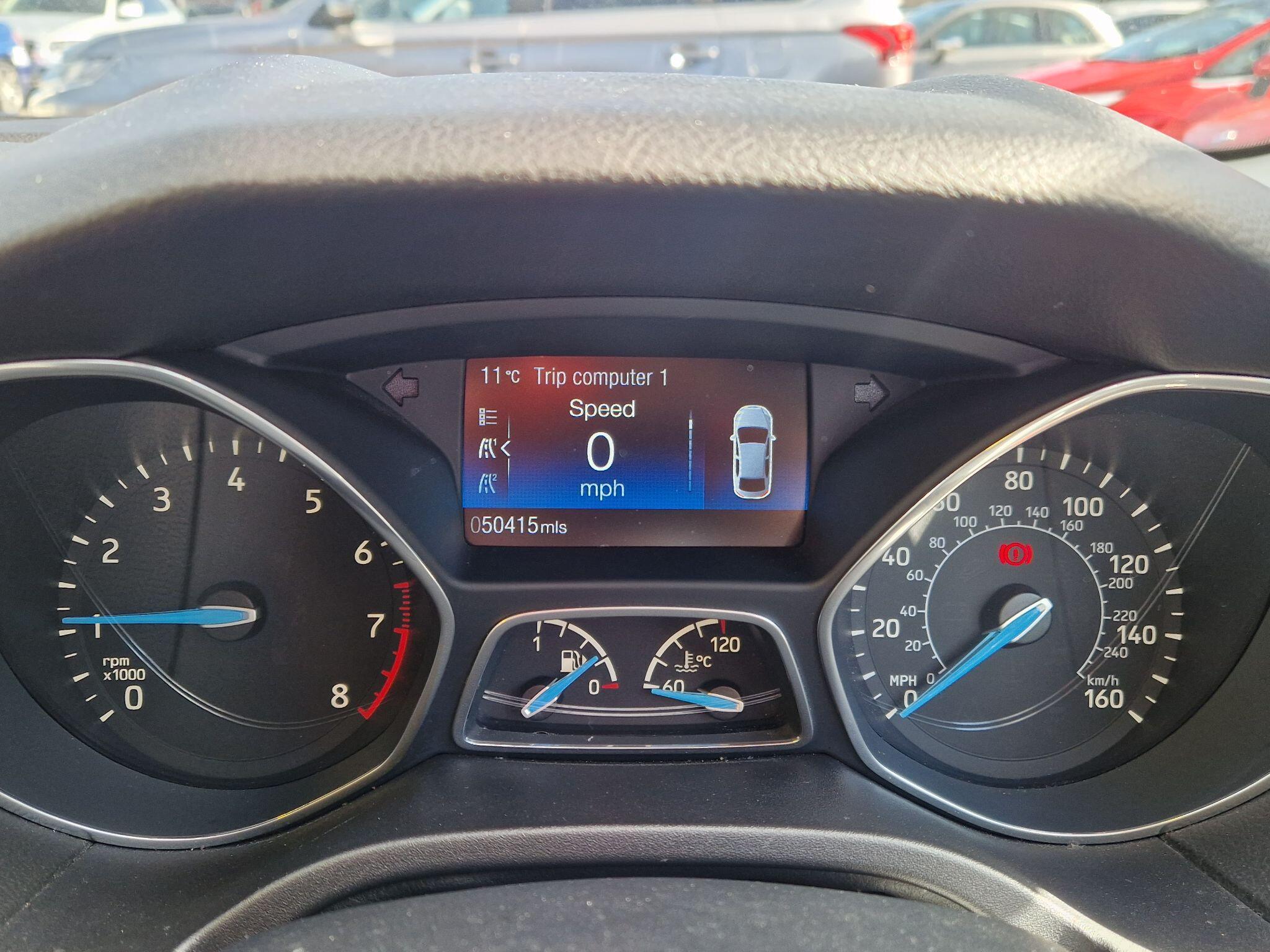 Ford Focus - Image 12