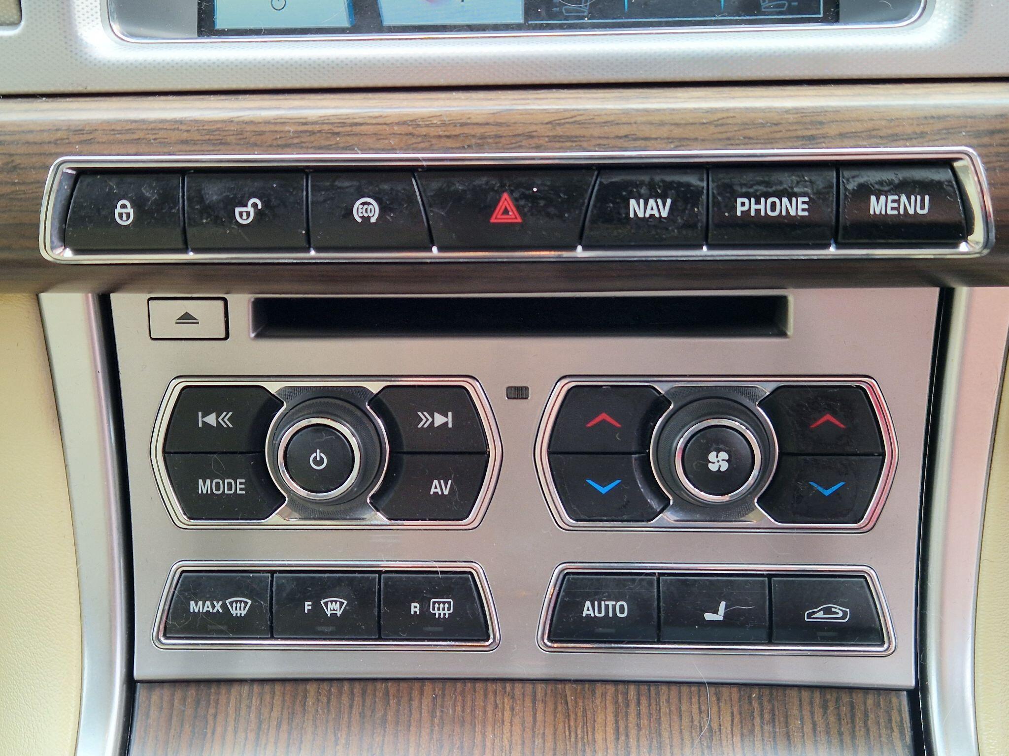Jaguar XF - Image 48