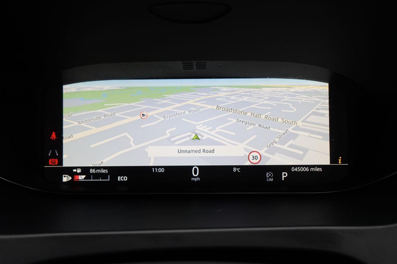 Jaguar E-Pace - Image 36