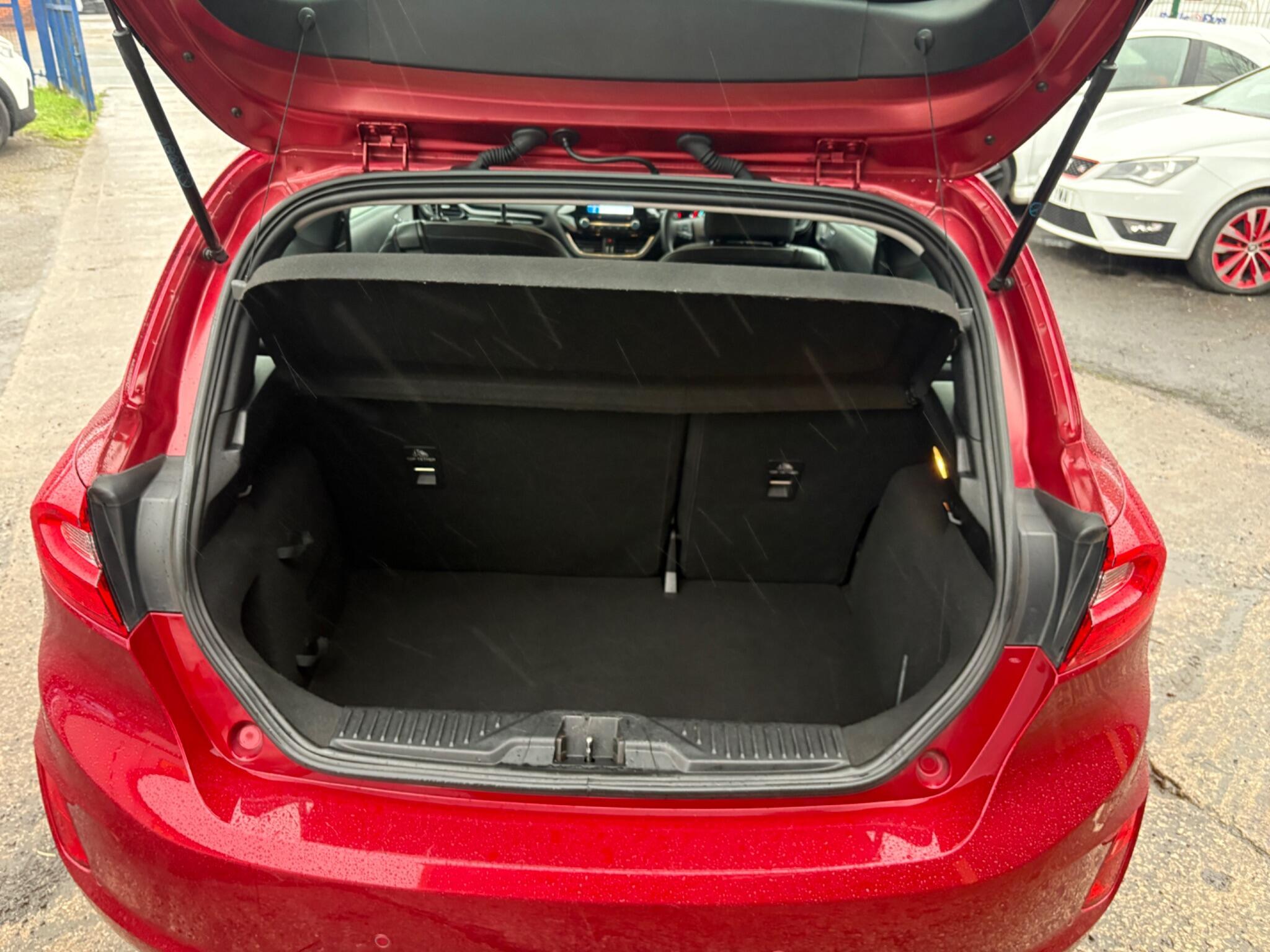 Ford Fiesta - Image 27