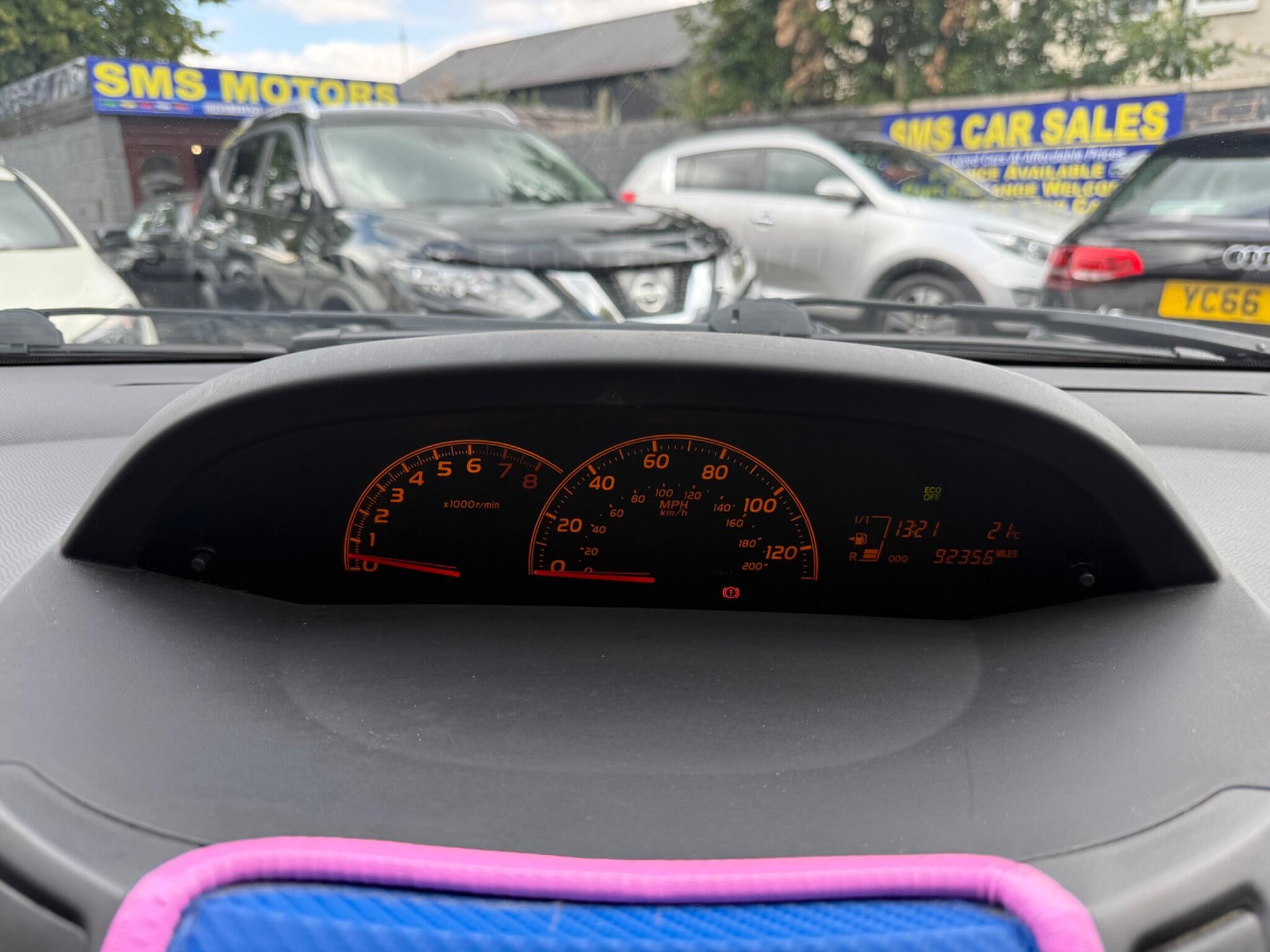 Toyota Yaris - Image 12