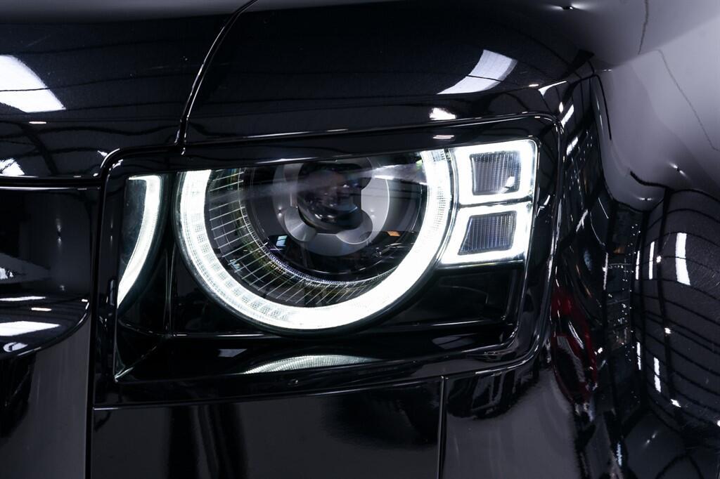 Land Rover Defender 110 - Image 6