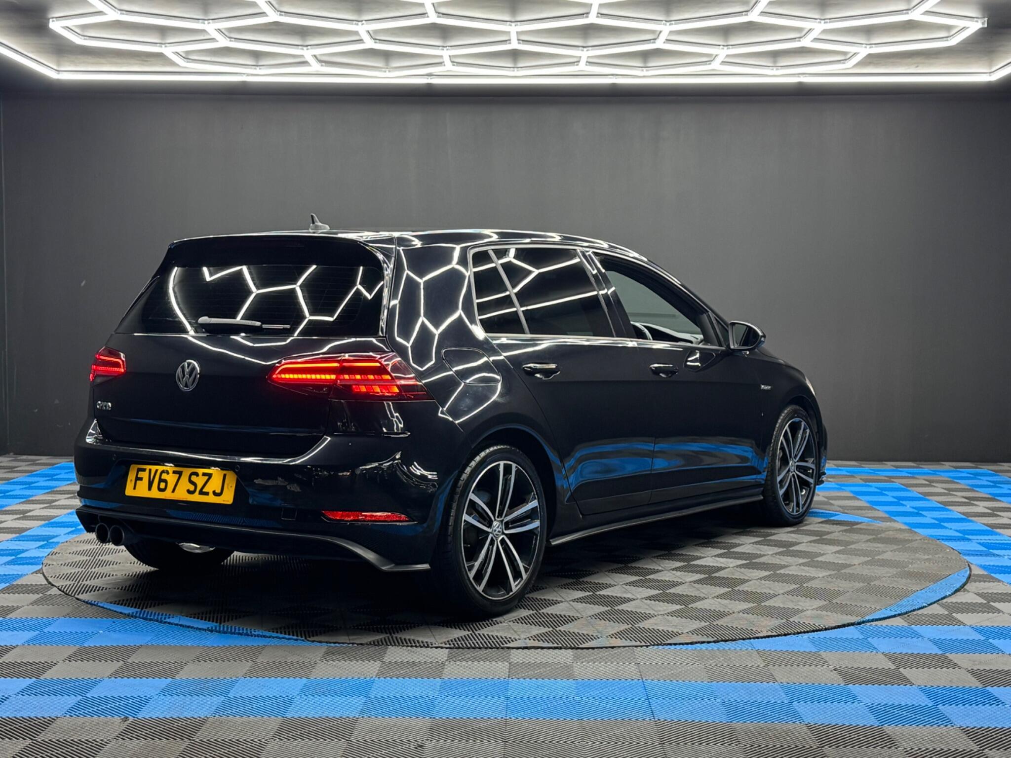 Volkswagen Golf - Image 5