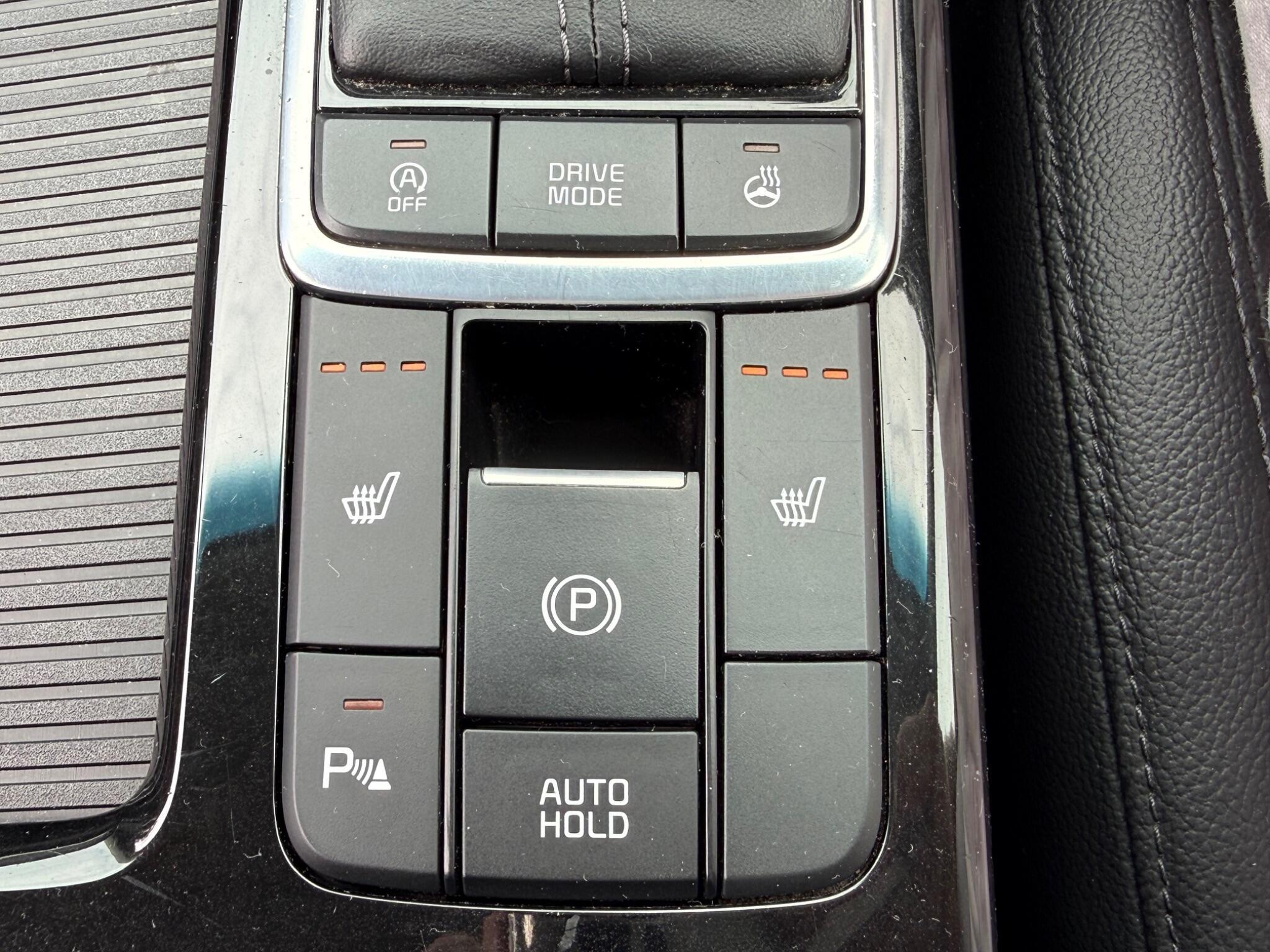 Kia Optima - Image 17