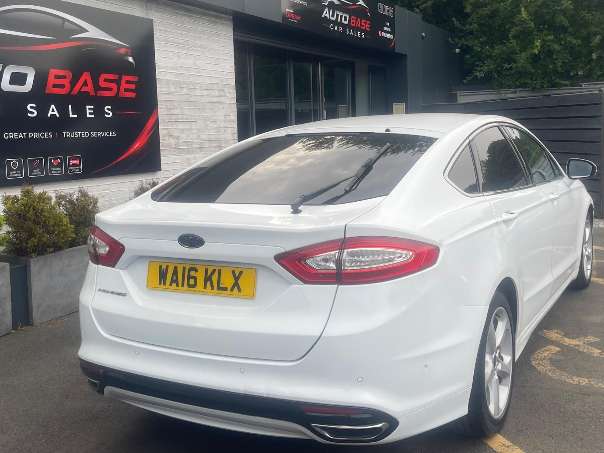 Ford Mondeo - Image 17