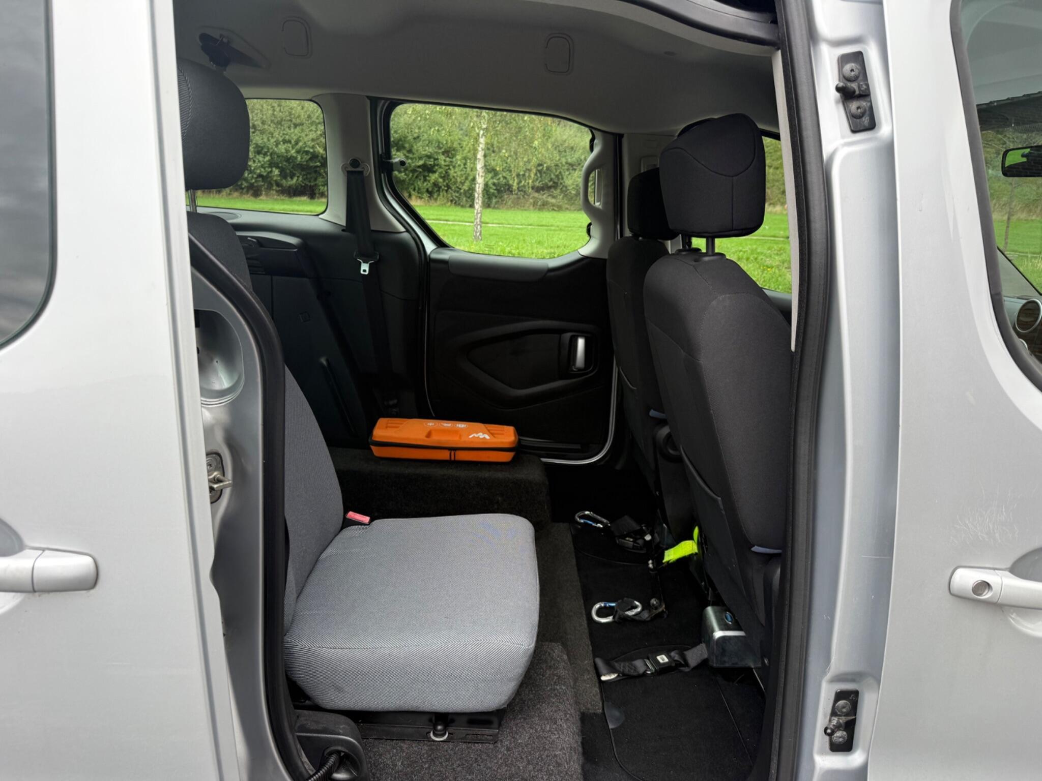 Peugeot Partner Tepee - Image 15