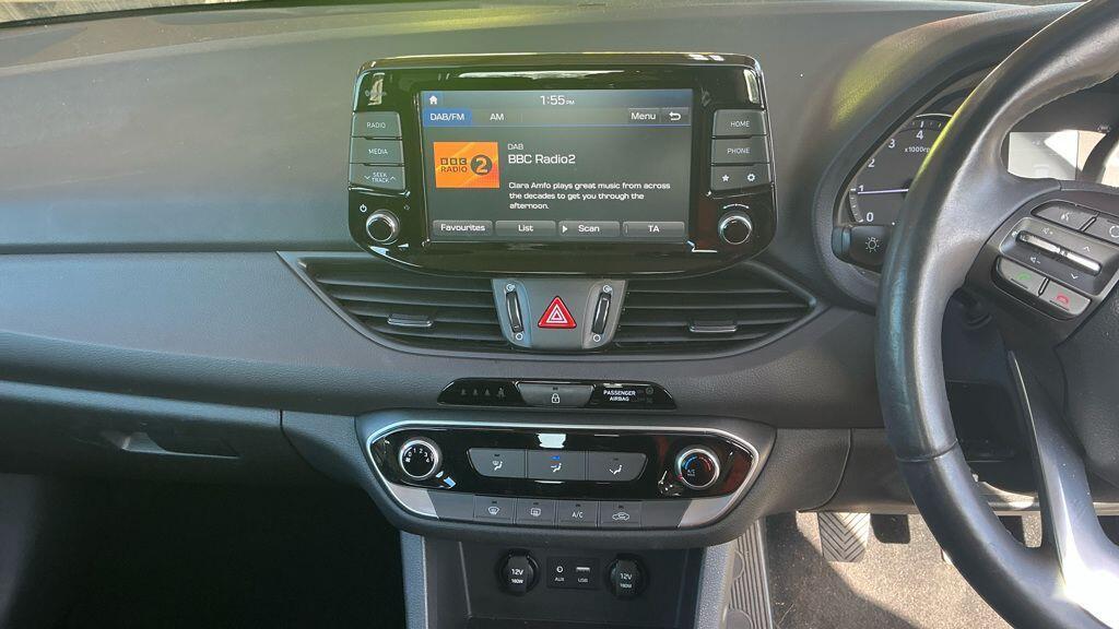 Hyundai i30 - Image 2