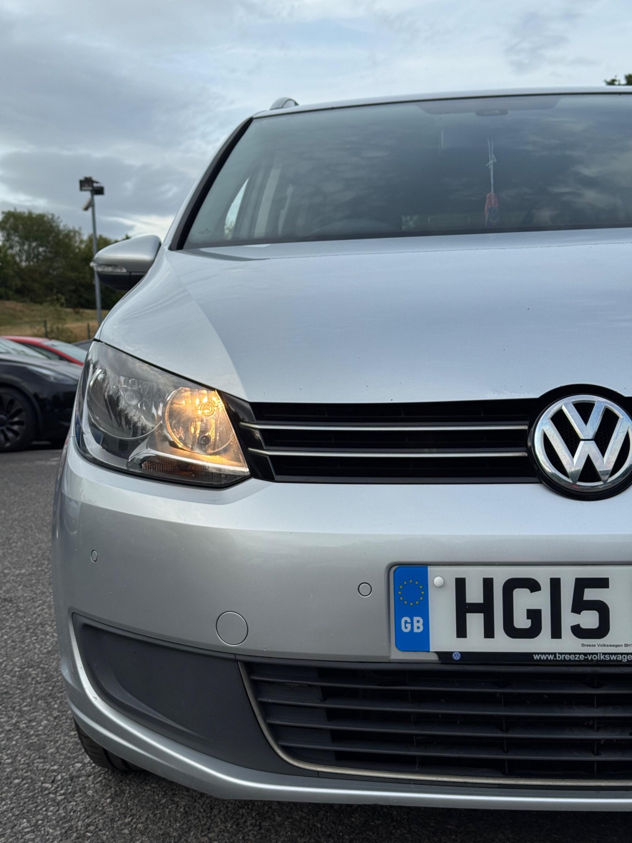 Volkswagen Touran - Image 8