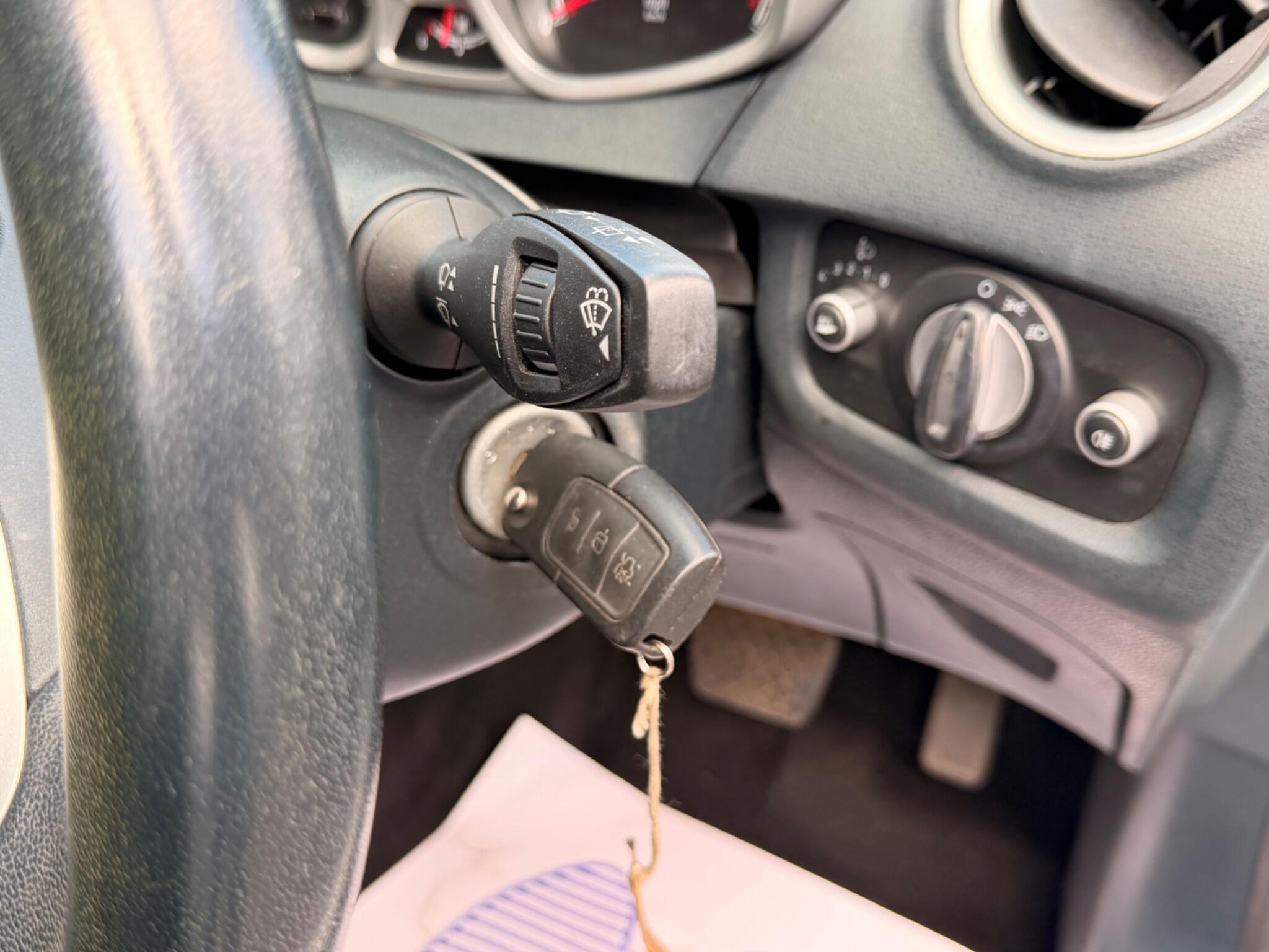 Ford Fiesta - Image 13