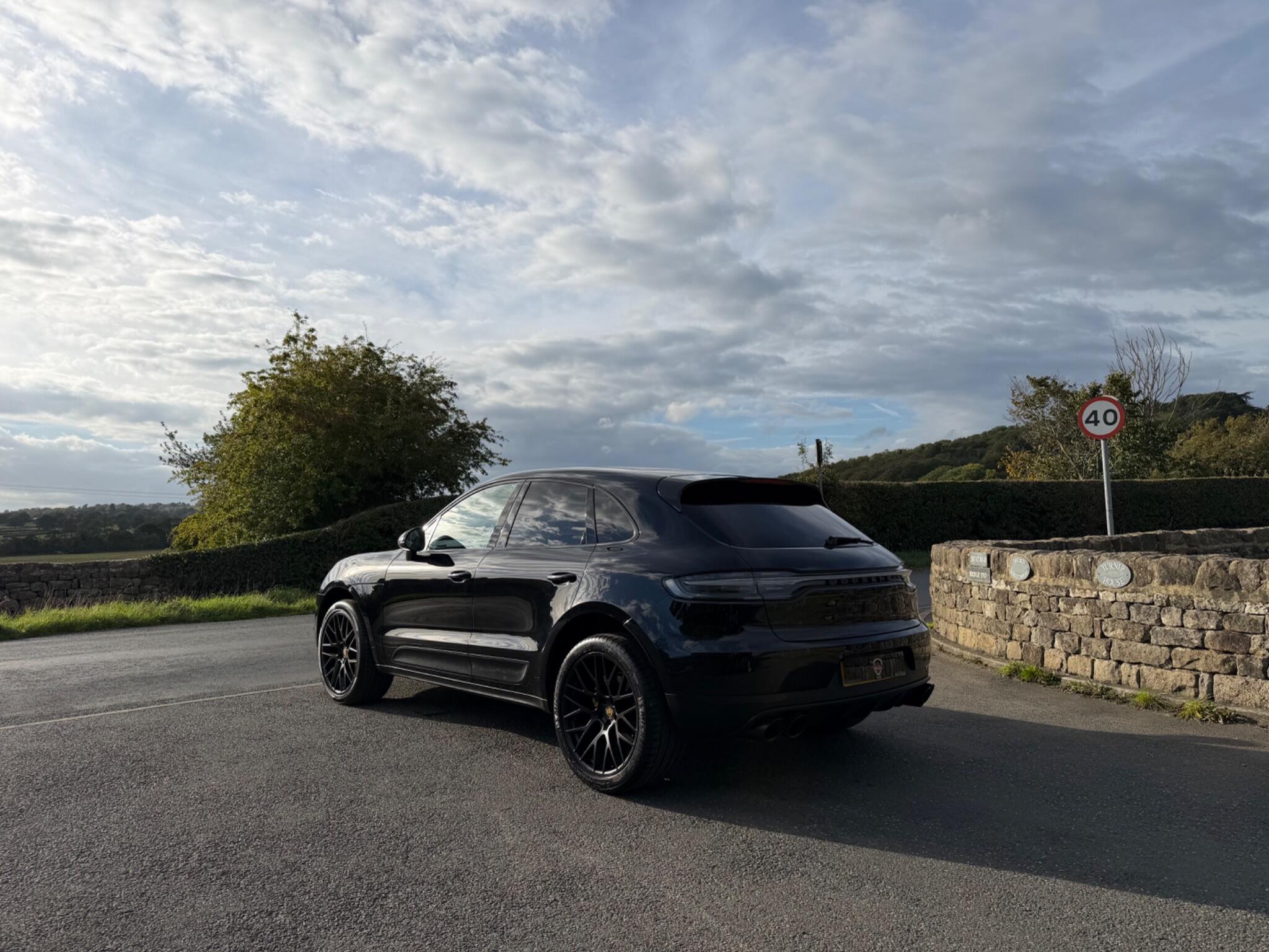 Porsche Macan - Image 12