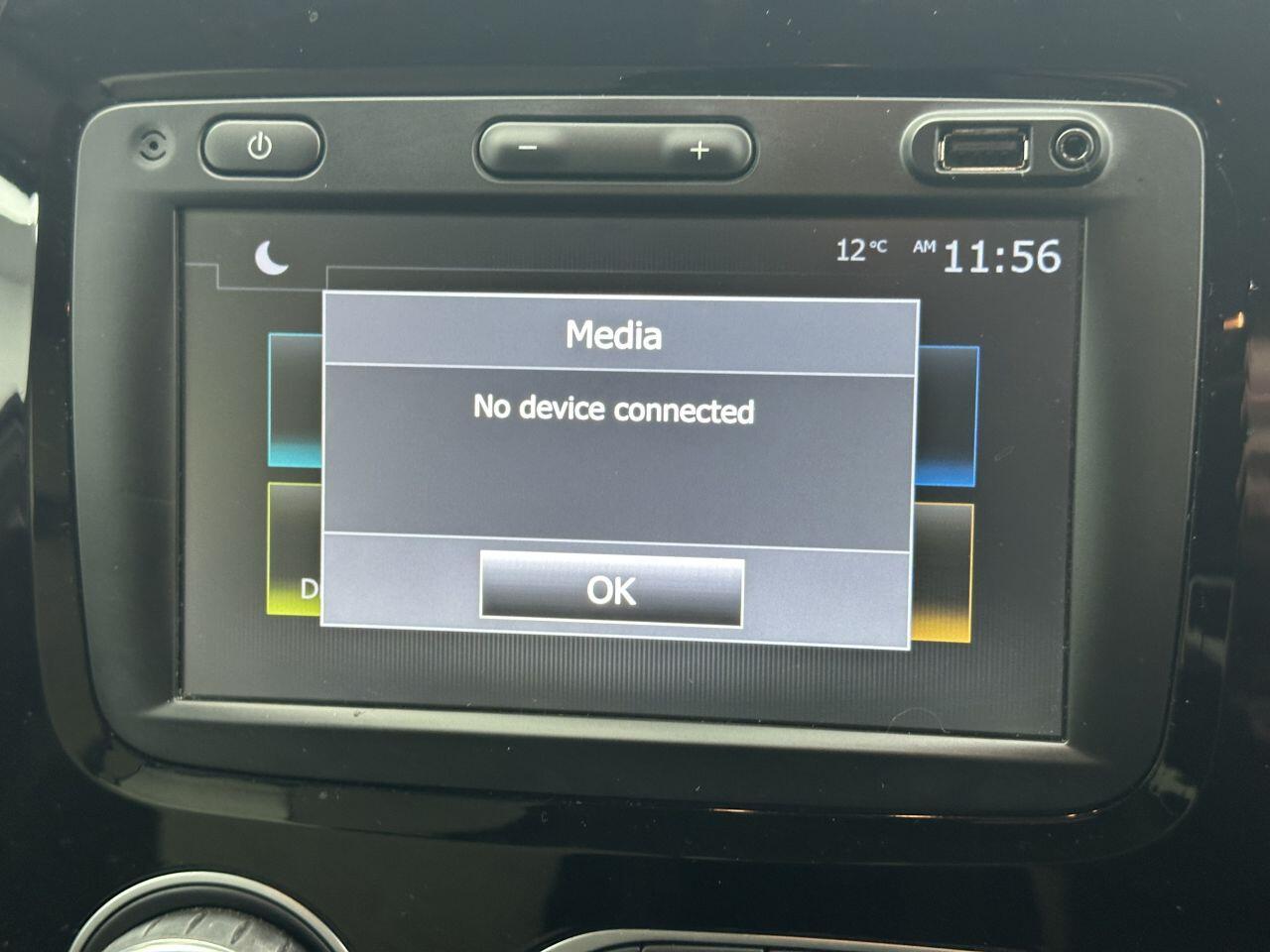 Renault Captur - Image 32