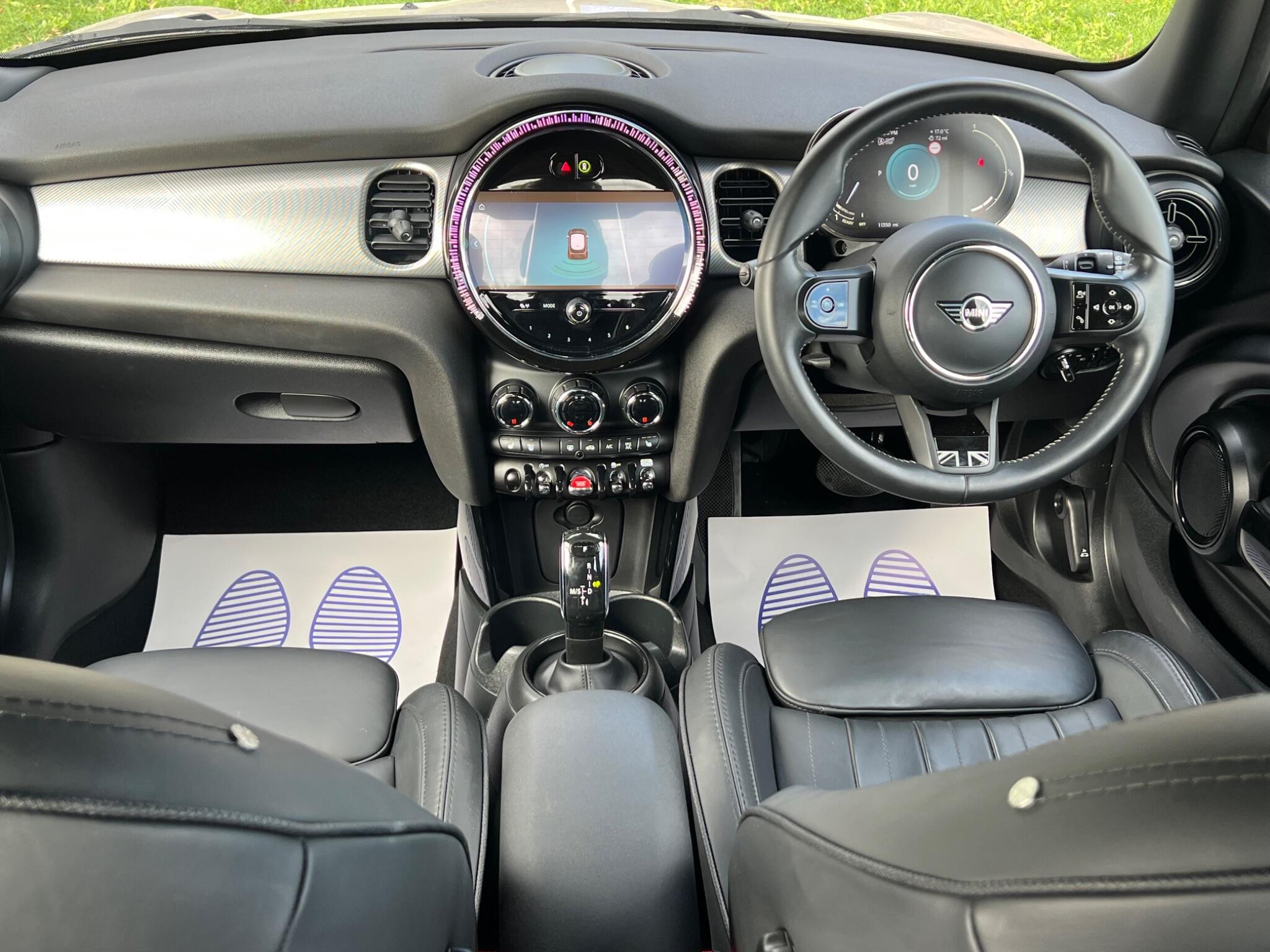 MINI Hatch - Image 15