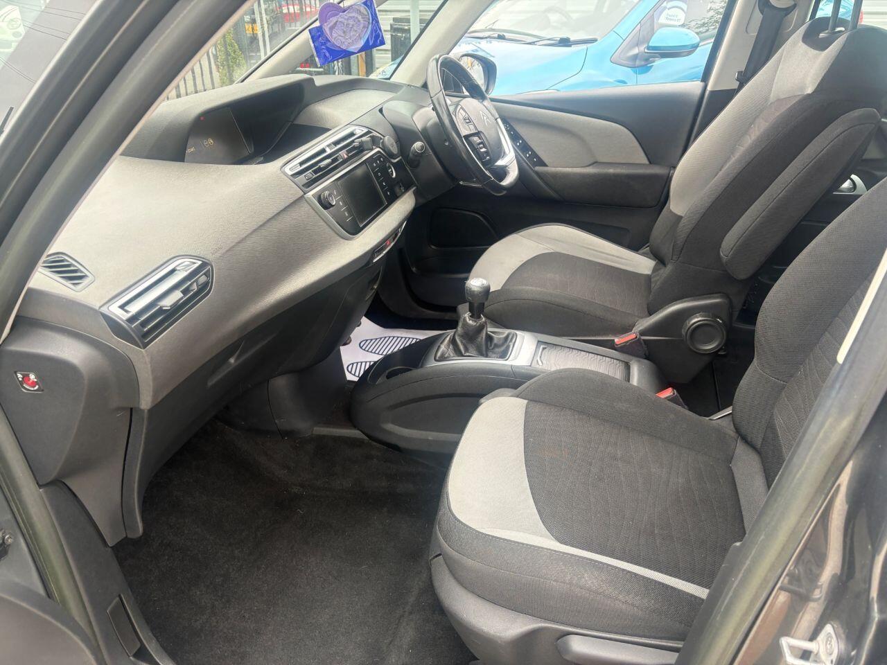Citroen C4 Picasso - Image 17