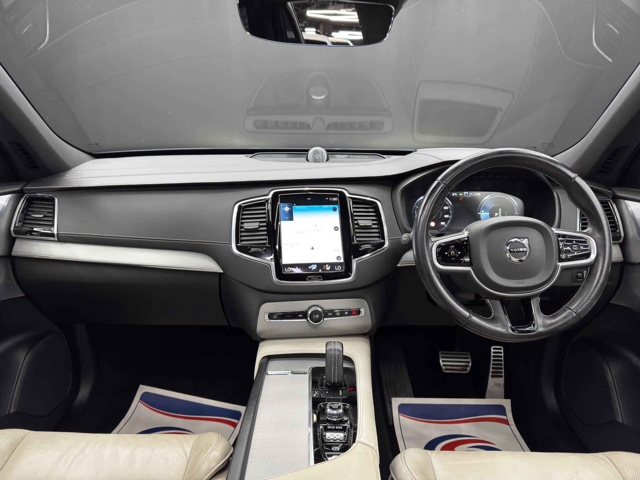 Volvo XC90 - Image 10
