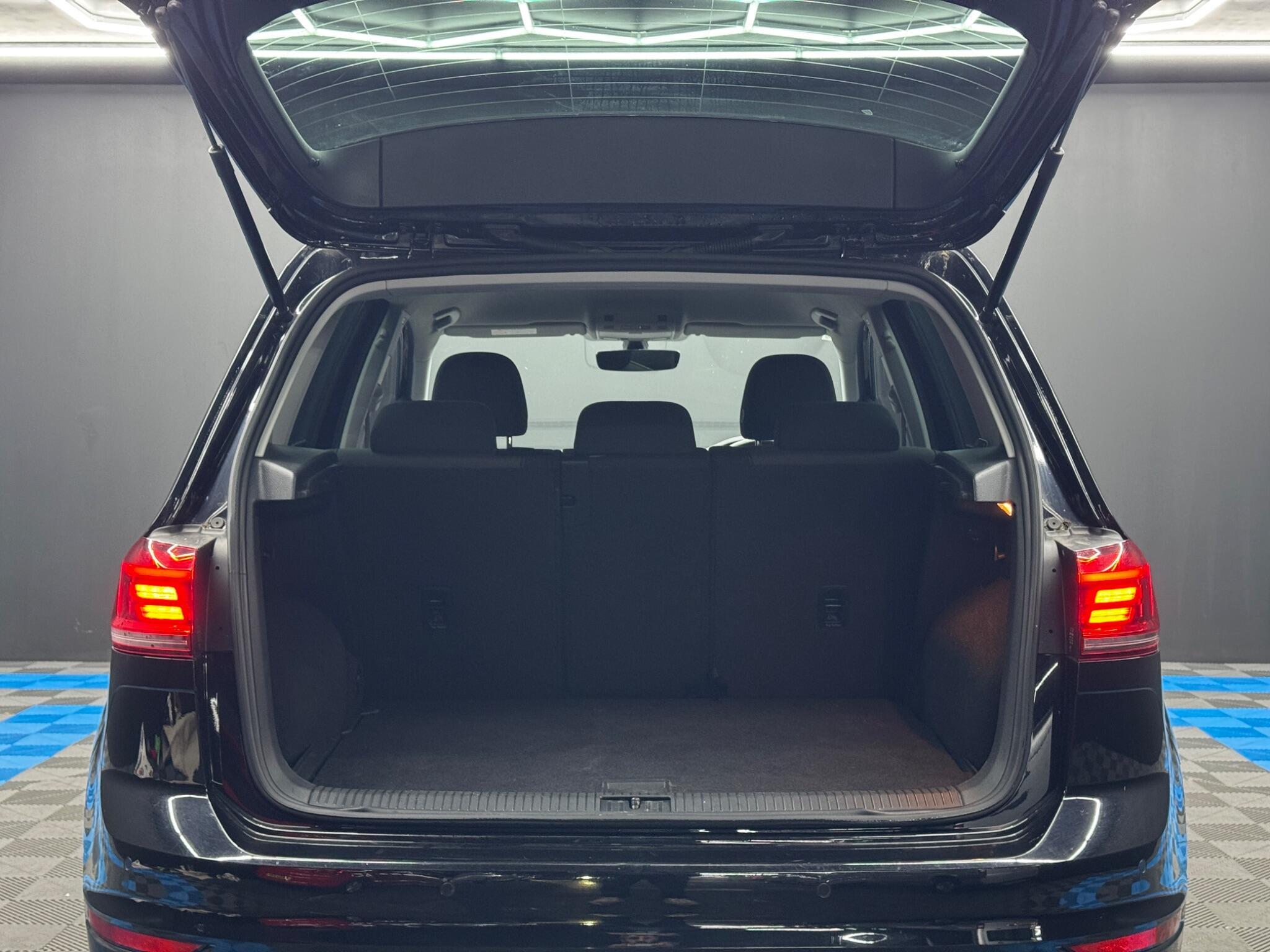 Volkswagen GOLF SV - Image 41