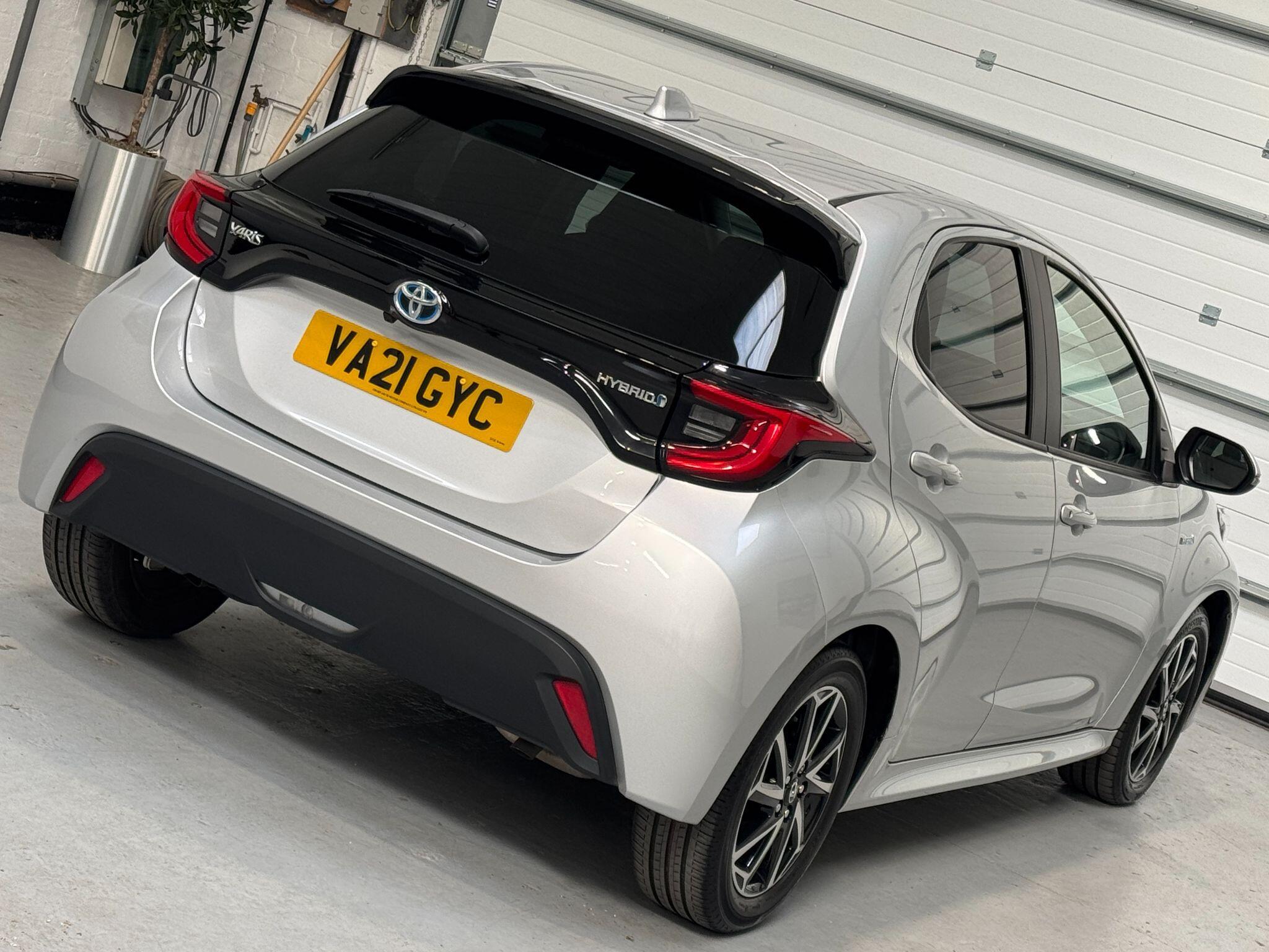 Toyota Yaris - Image 33