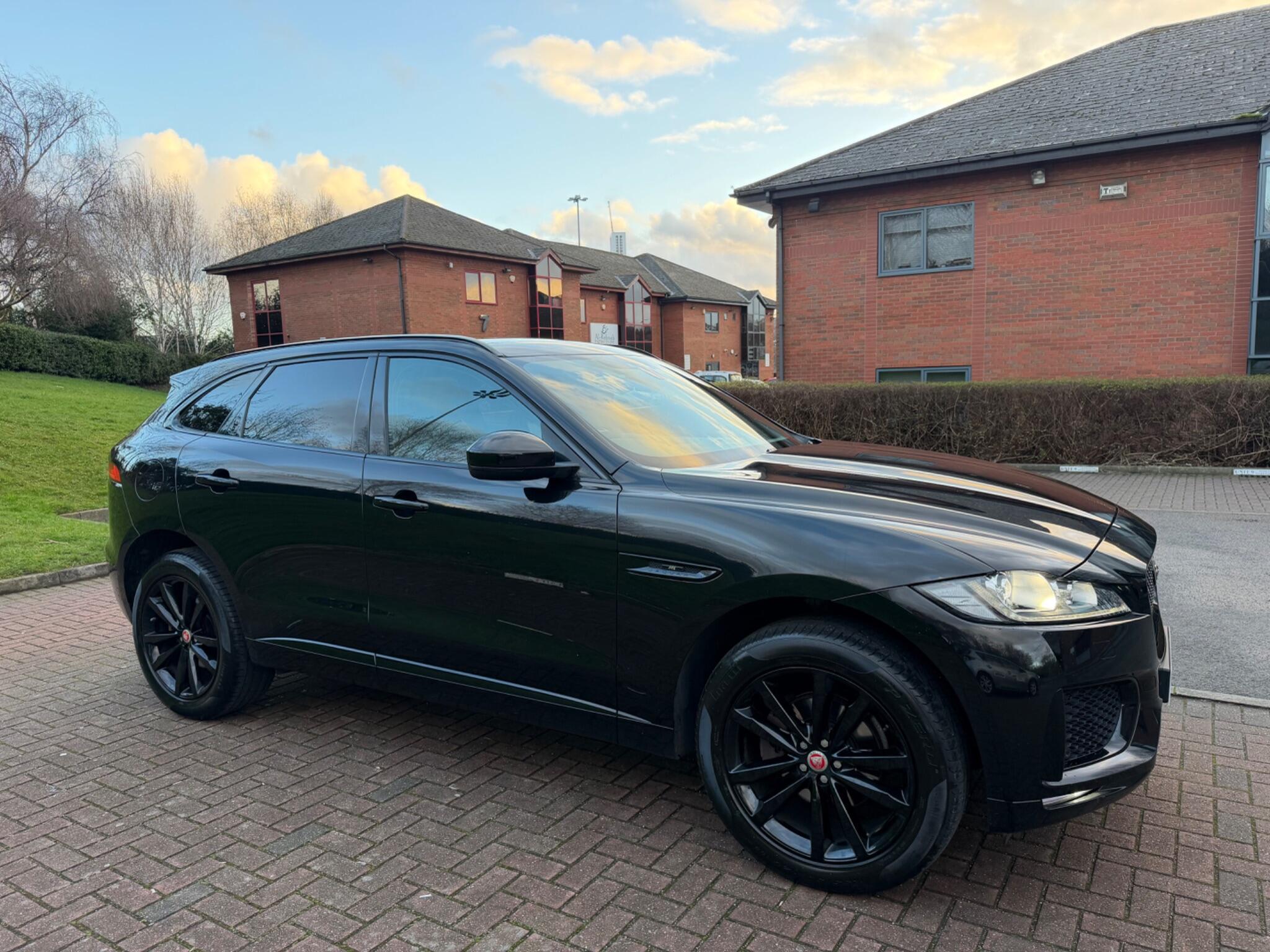 Jaguar F-Pace - Image 27