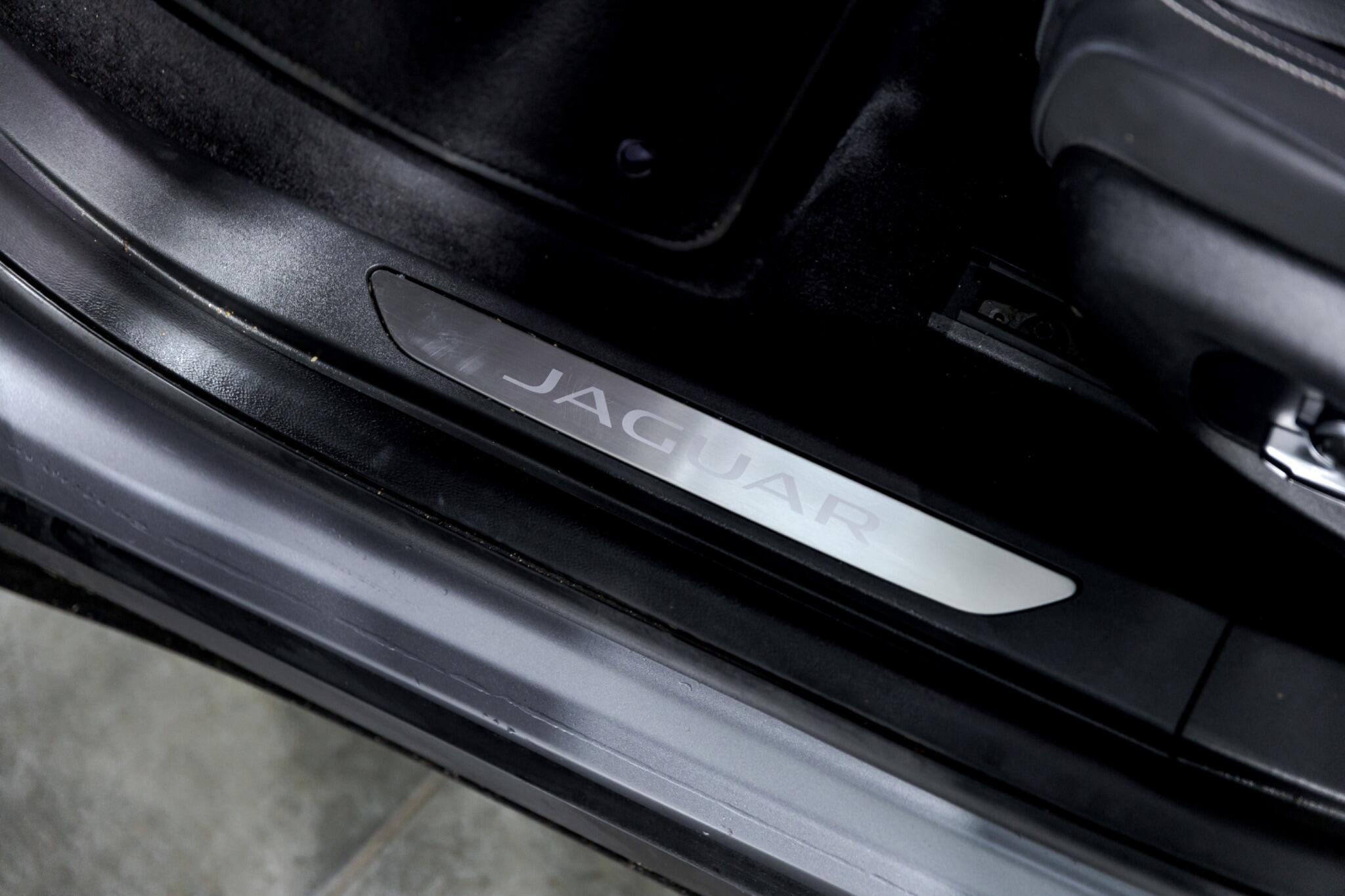 Jaguar I-Pace - Image 37