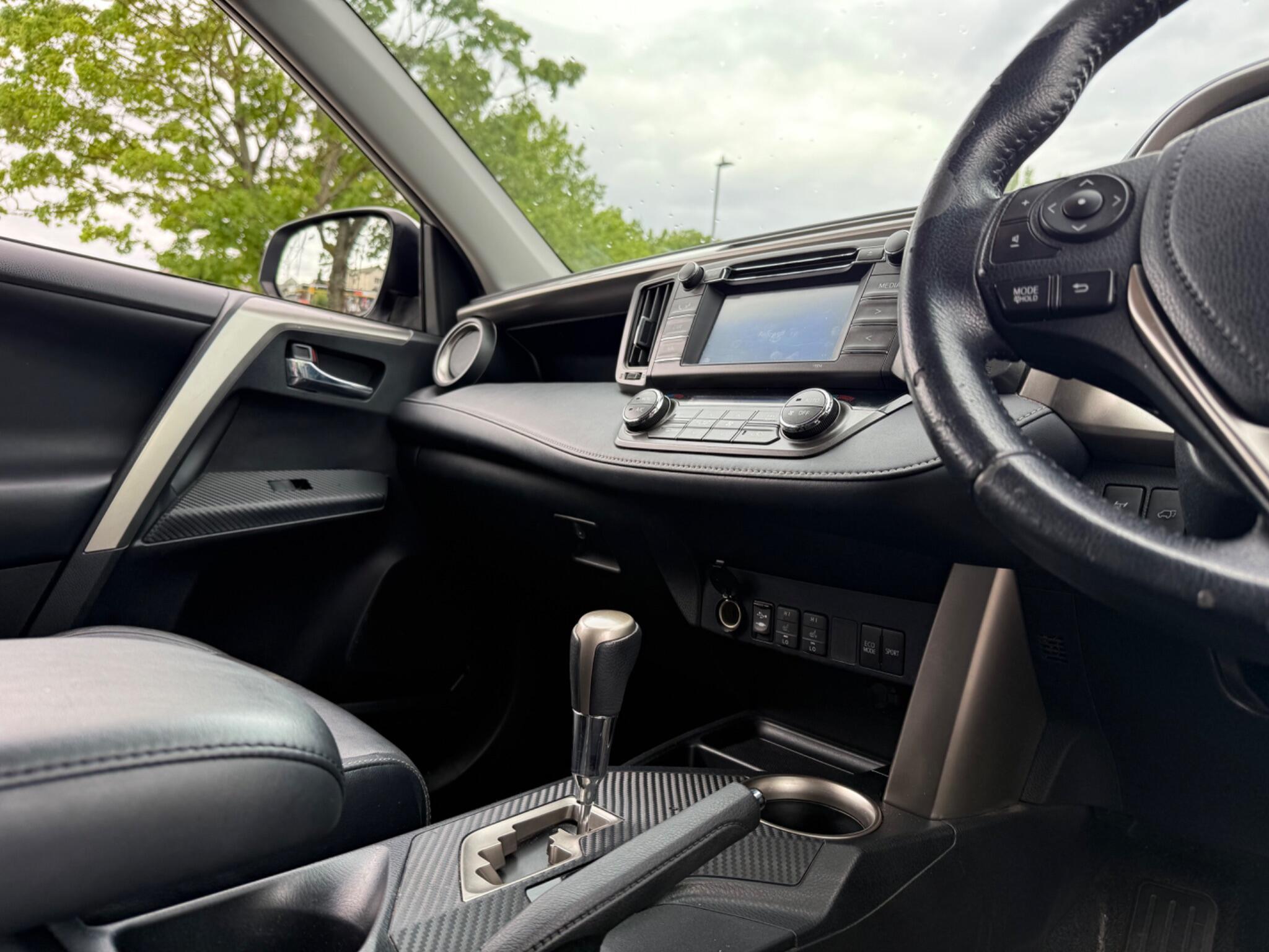 Toyota RAV4 - Image 10