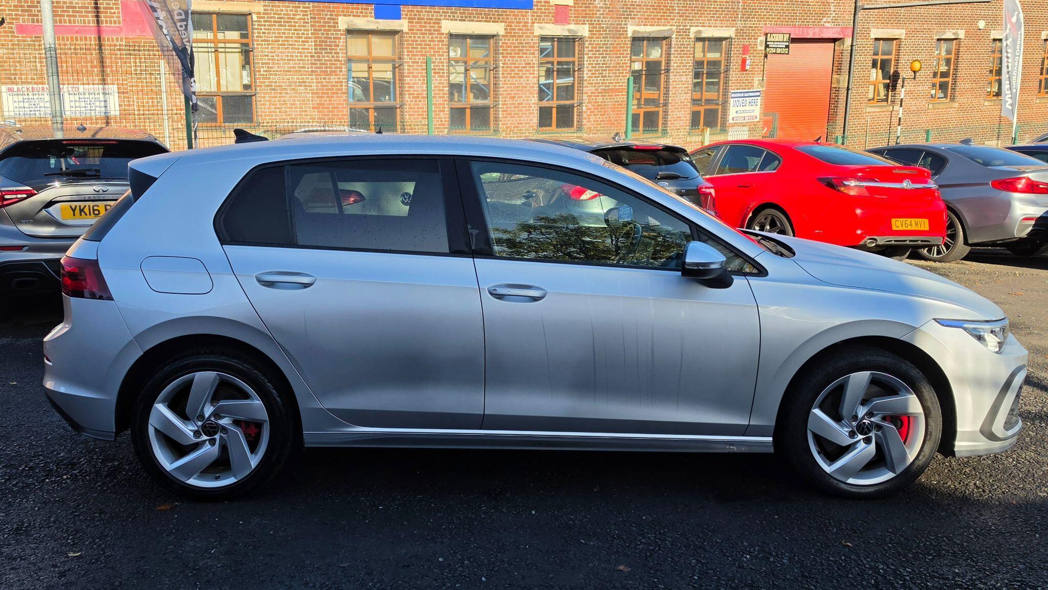 Volkswagen Golf - Image 8