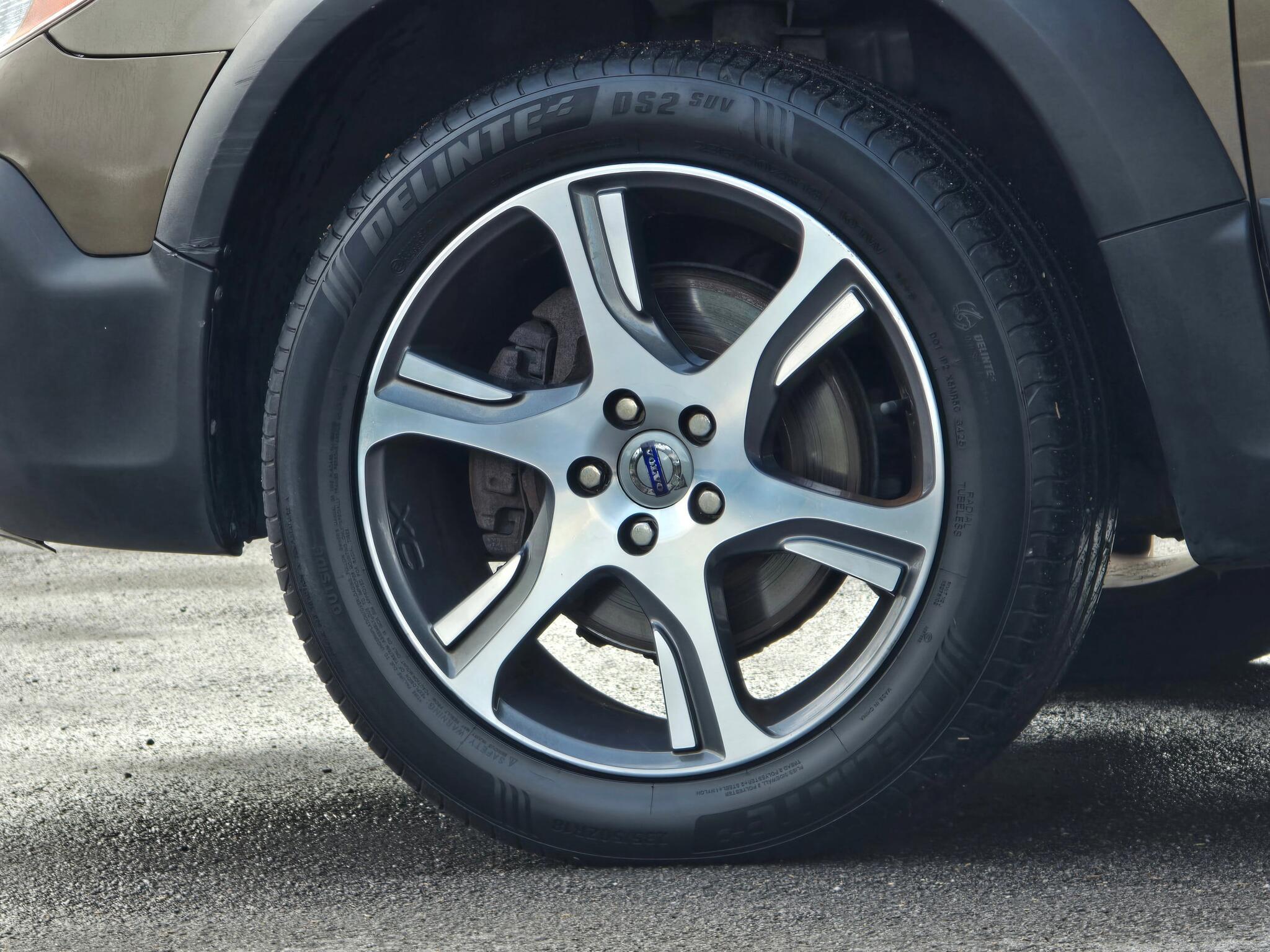 Volvo XC70 - Image 11