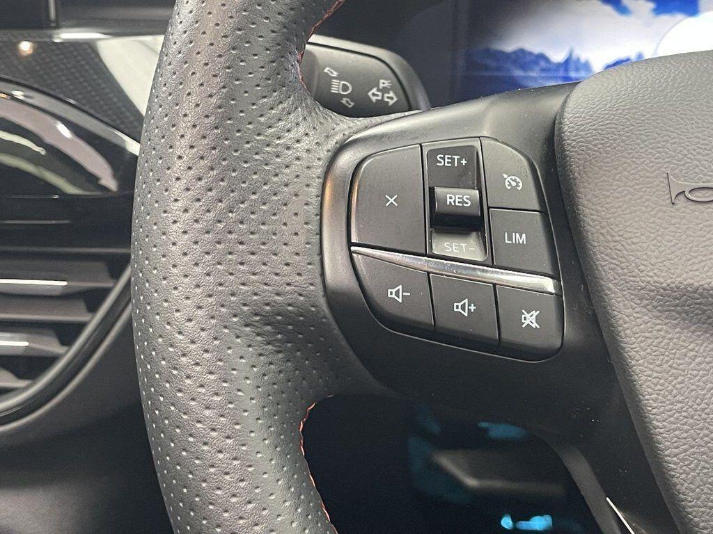 Ford Kuga - Image 36