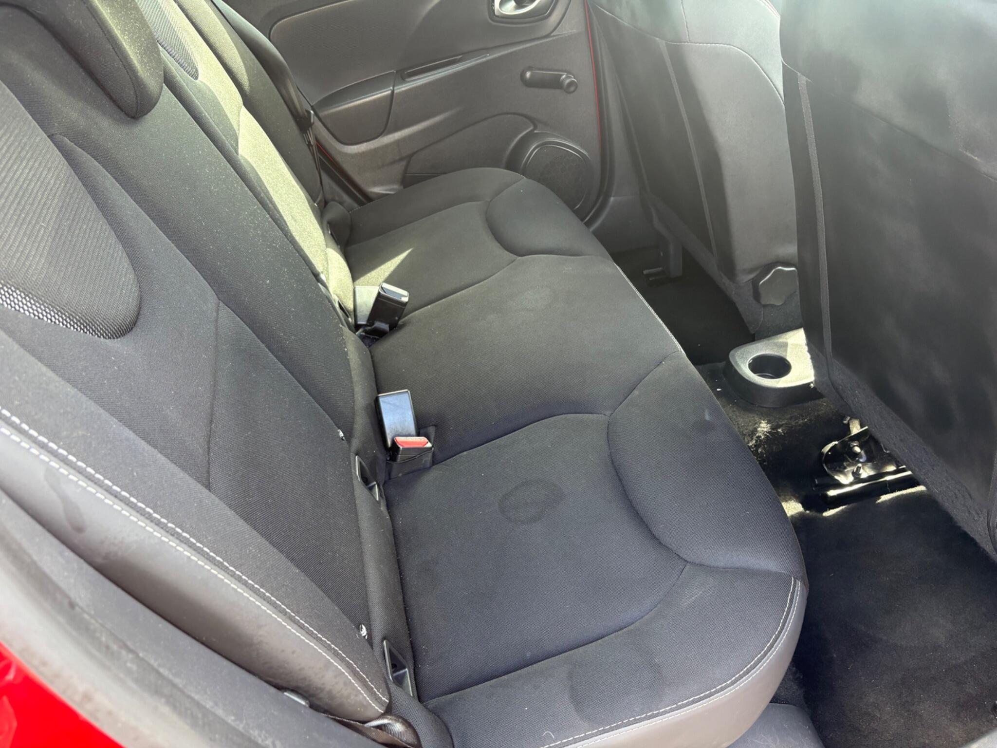 Renault Clio - Image 24