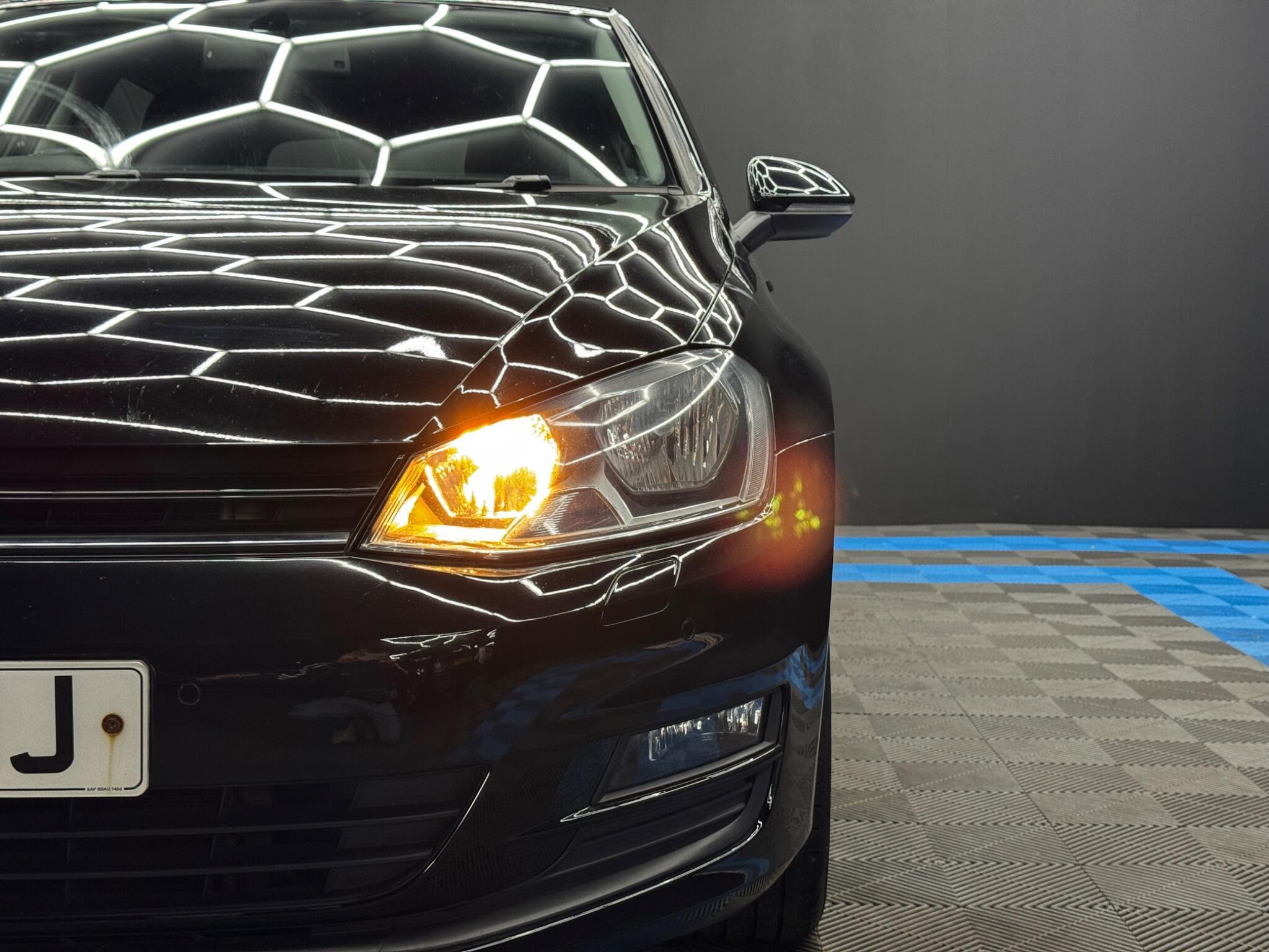 Volkswagen Golf - Image 45