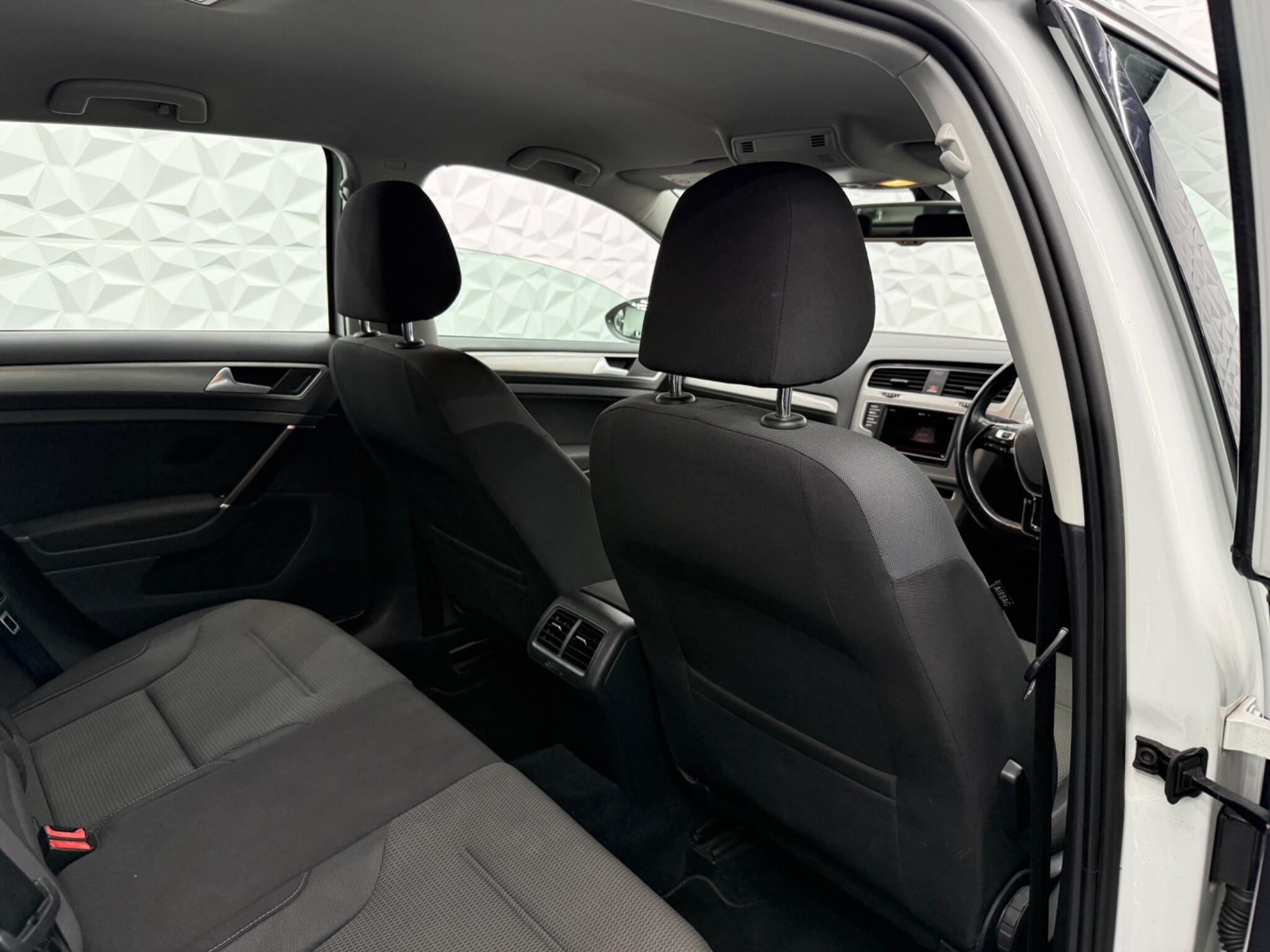 Volkswagen Golf - Image 20