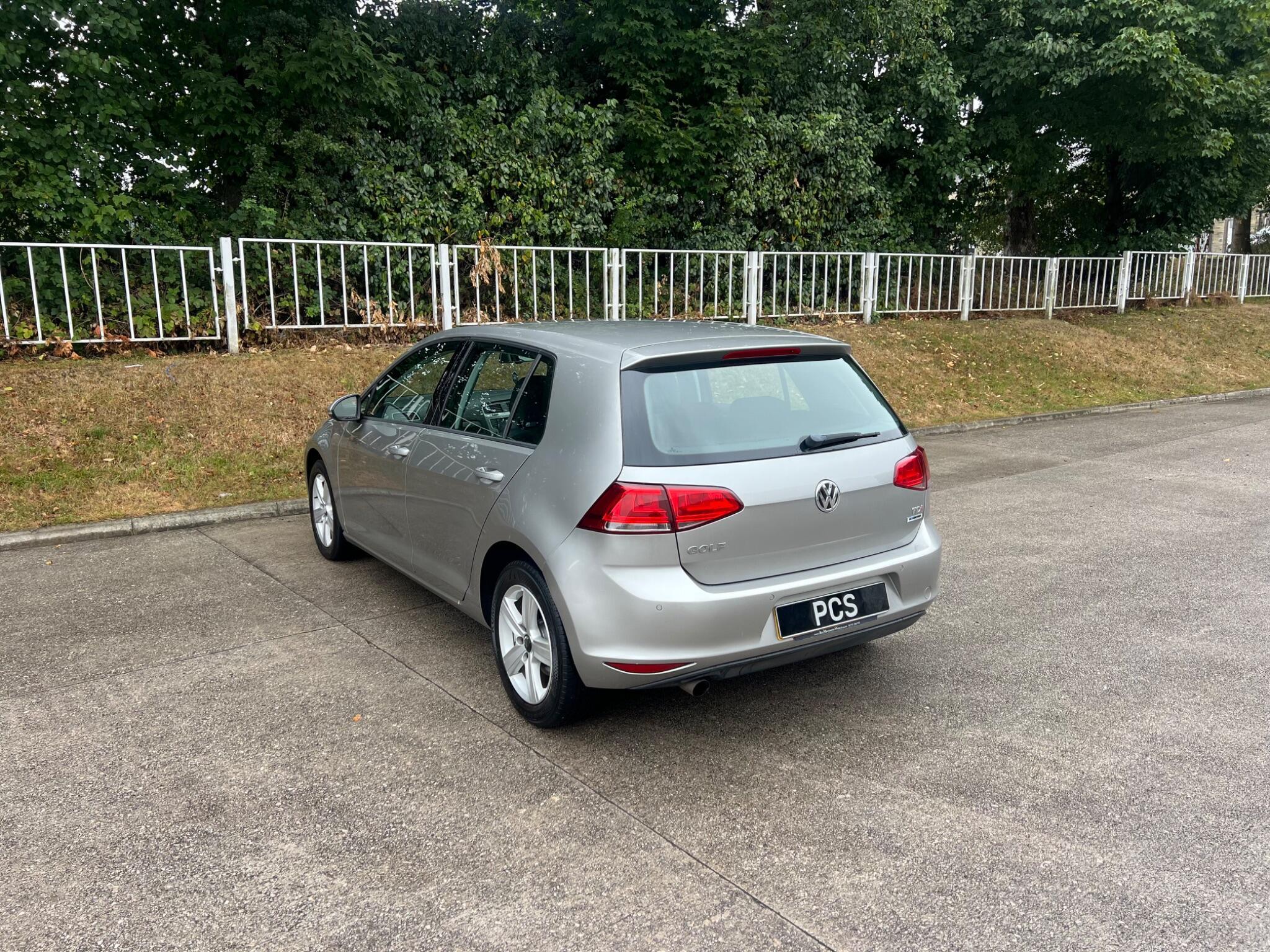 Volkswagen Golf - Image 10