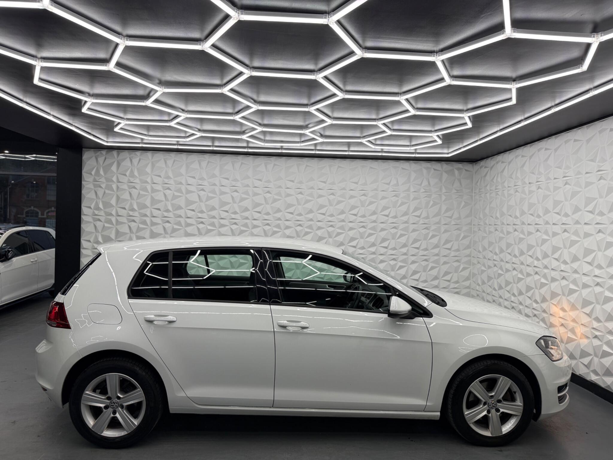 Volkswagen Golf - Image 14