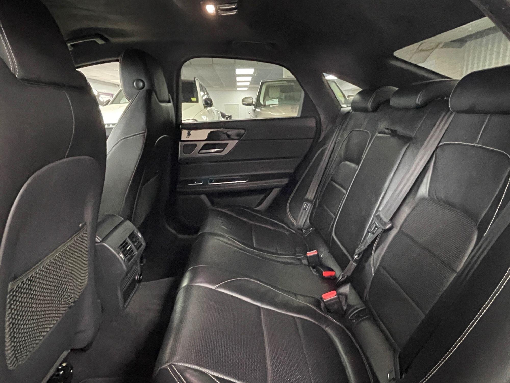 Jaguar XF - Image 28