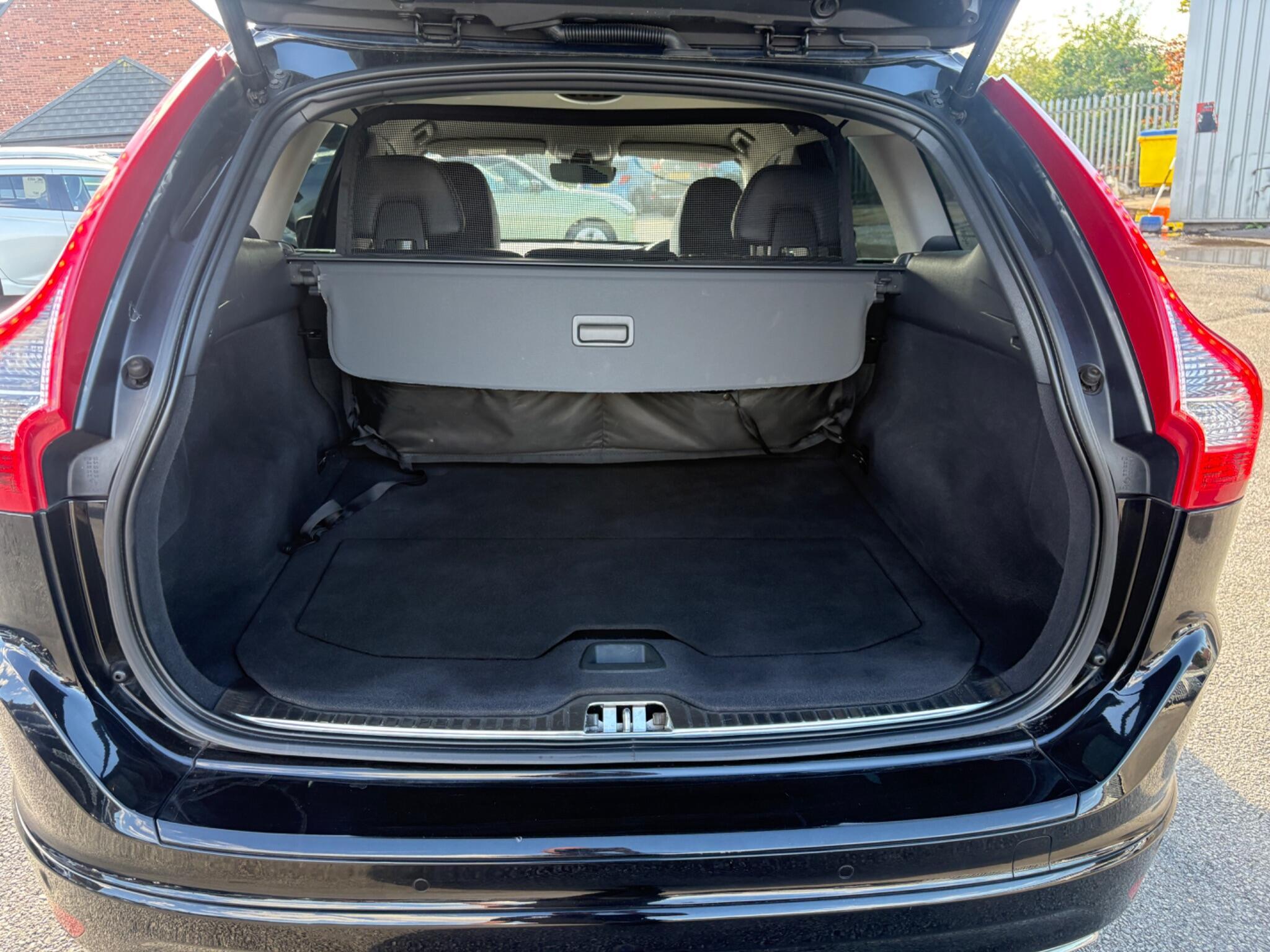 Volvo XC60 - Image 12